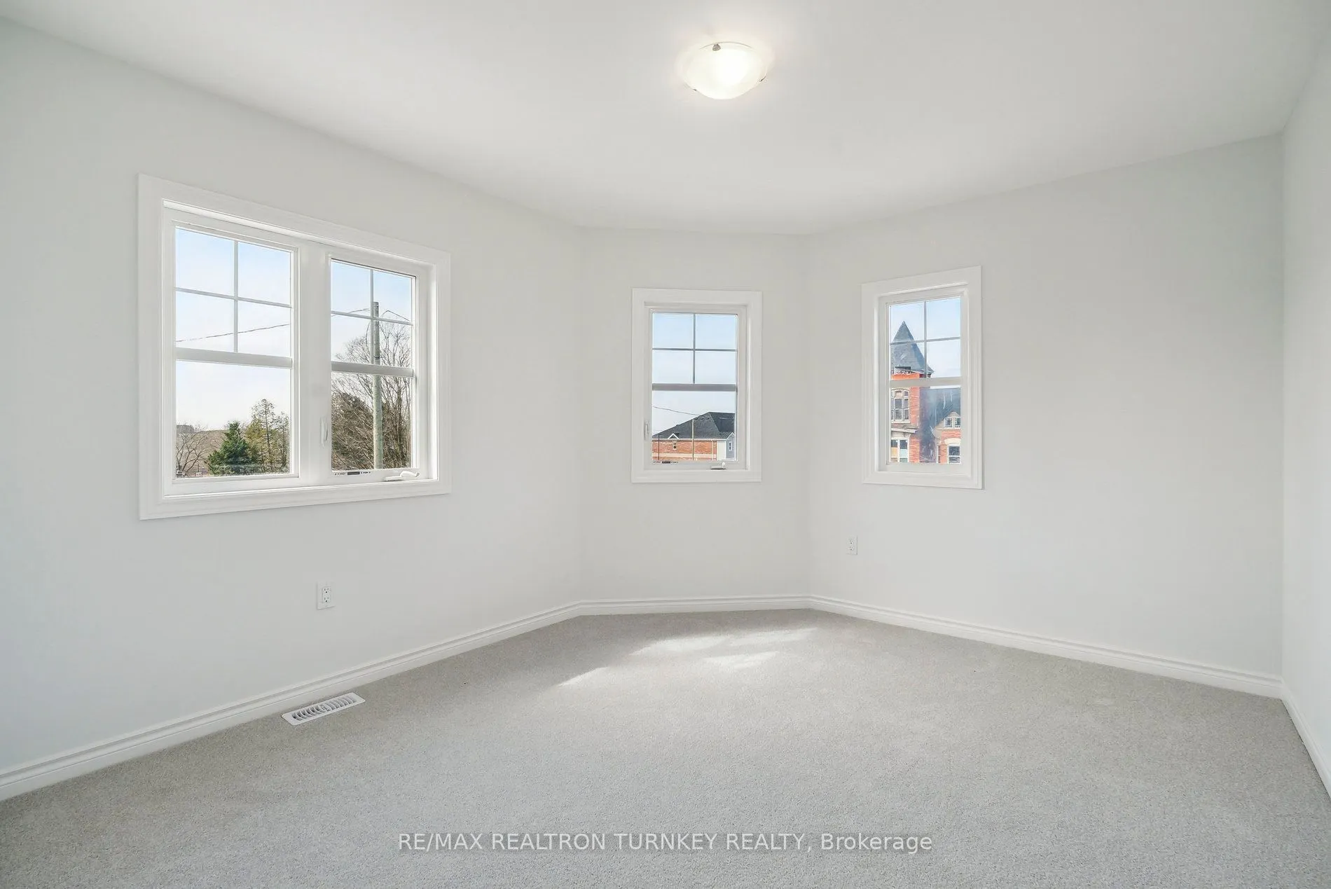 2 Ravenscraig Place