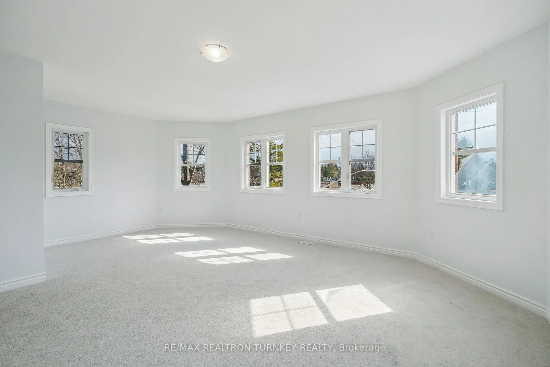 2 Ravenscraig Place