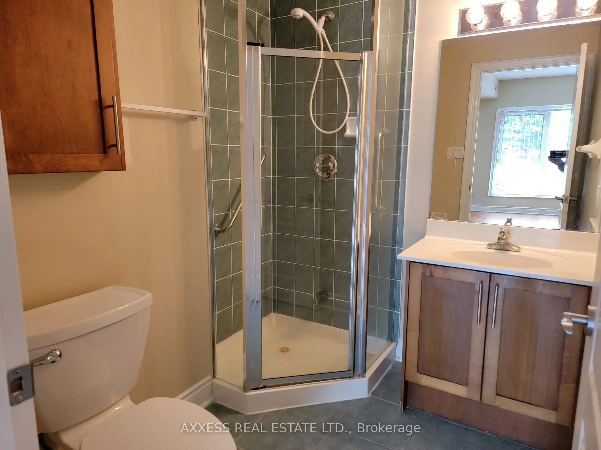 160 Woodbridge Avenue, #210