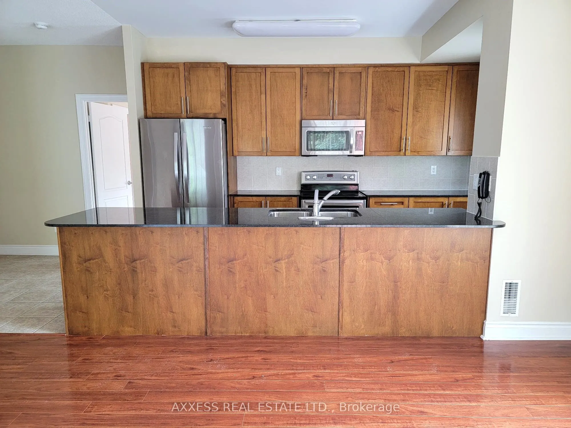 160 Woodbridge Avenue, #210