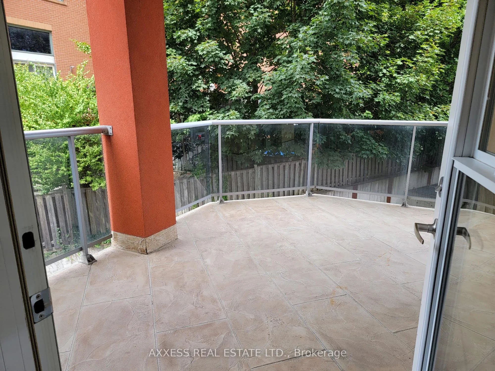 160 Woodbridge Avenue, #210