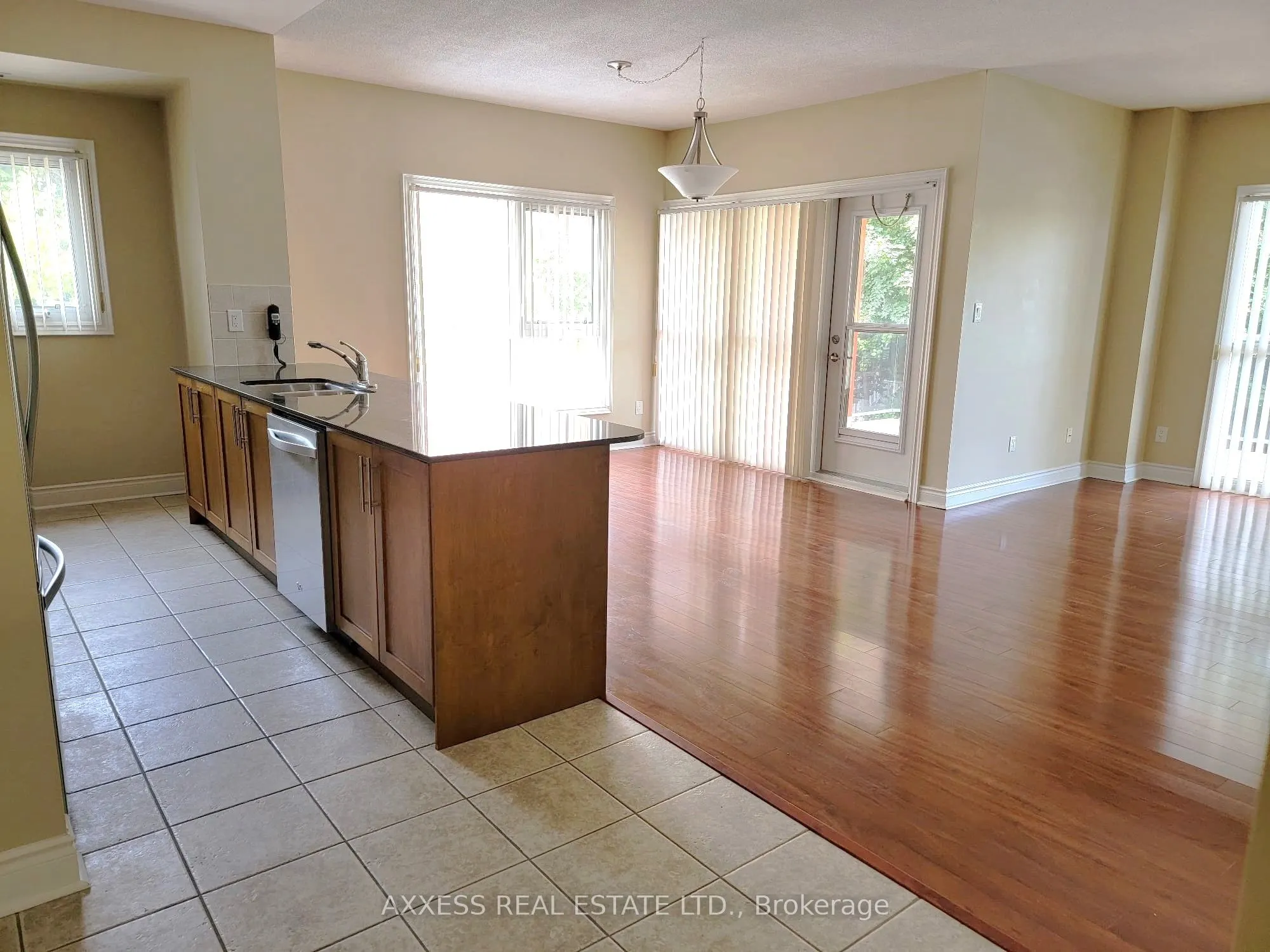 160 Woodbridge Avenue, #210