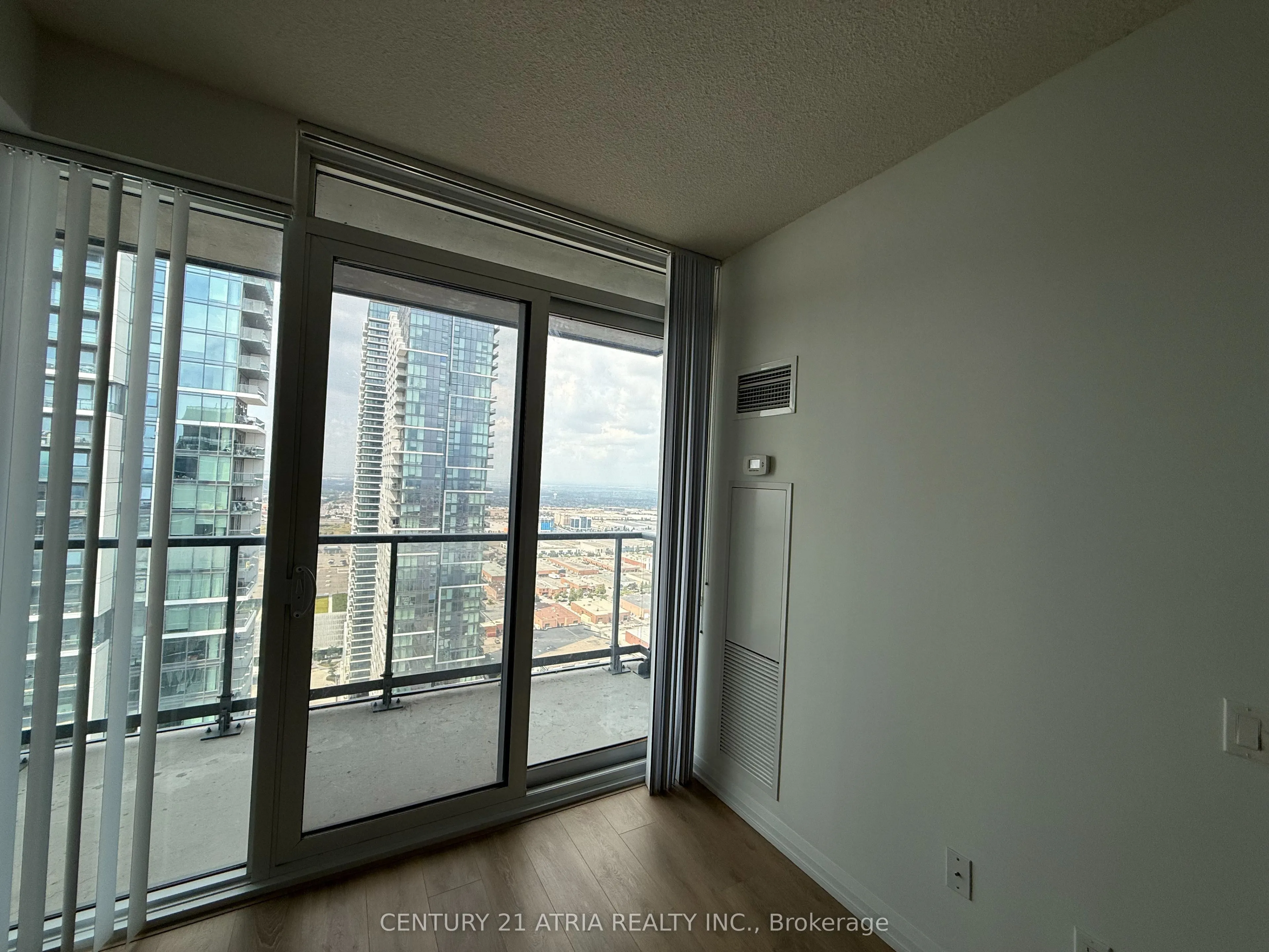 7895 Jane Street, #LPH11