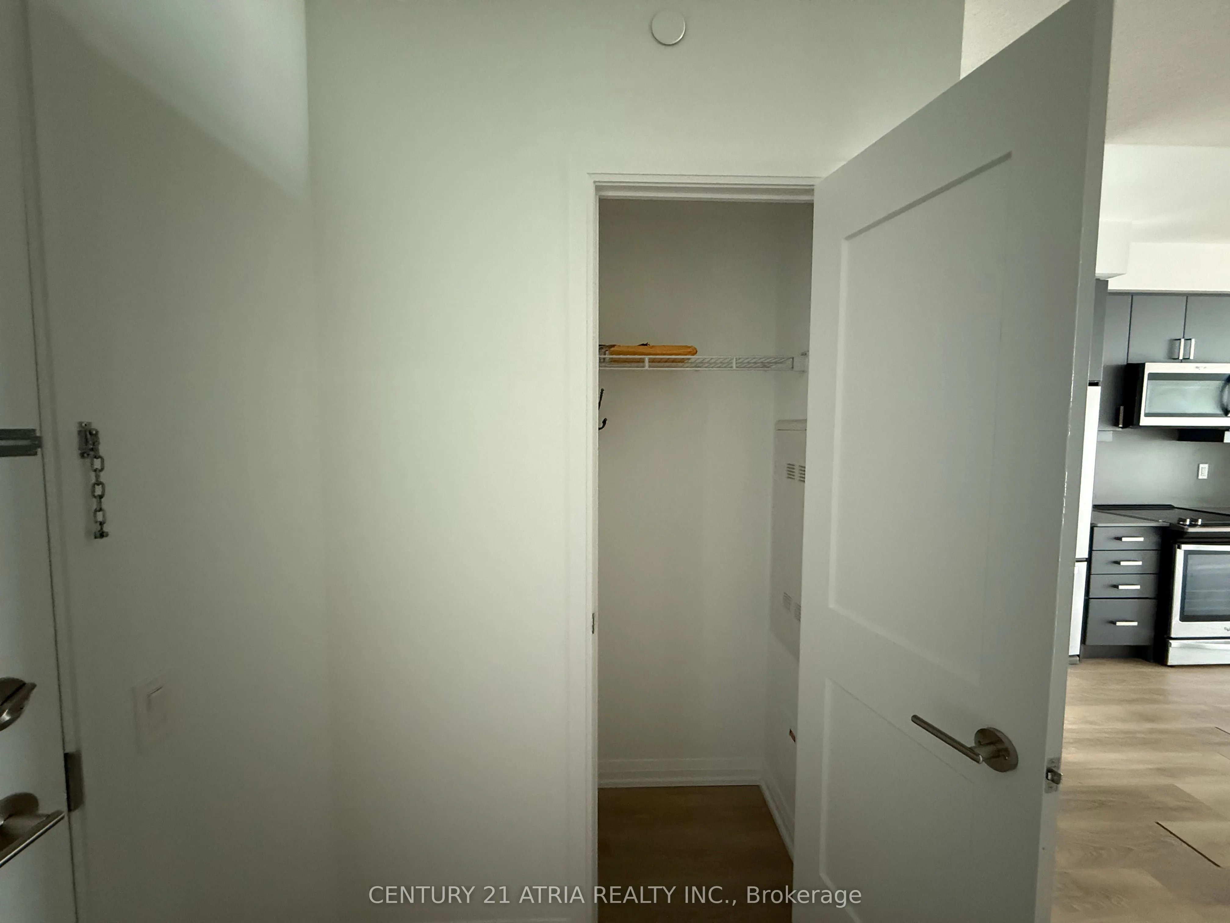 7895 Jane Street, #LPH11