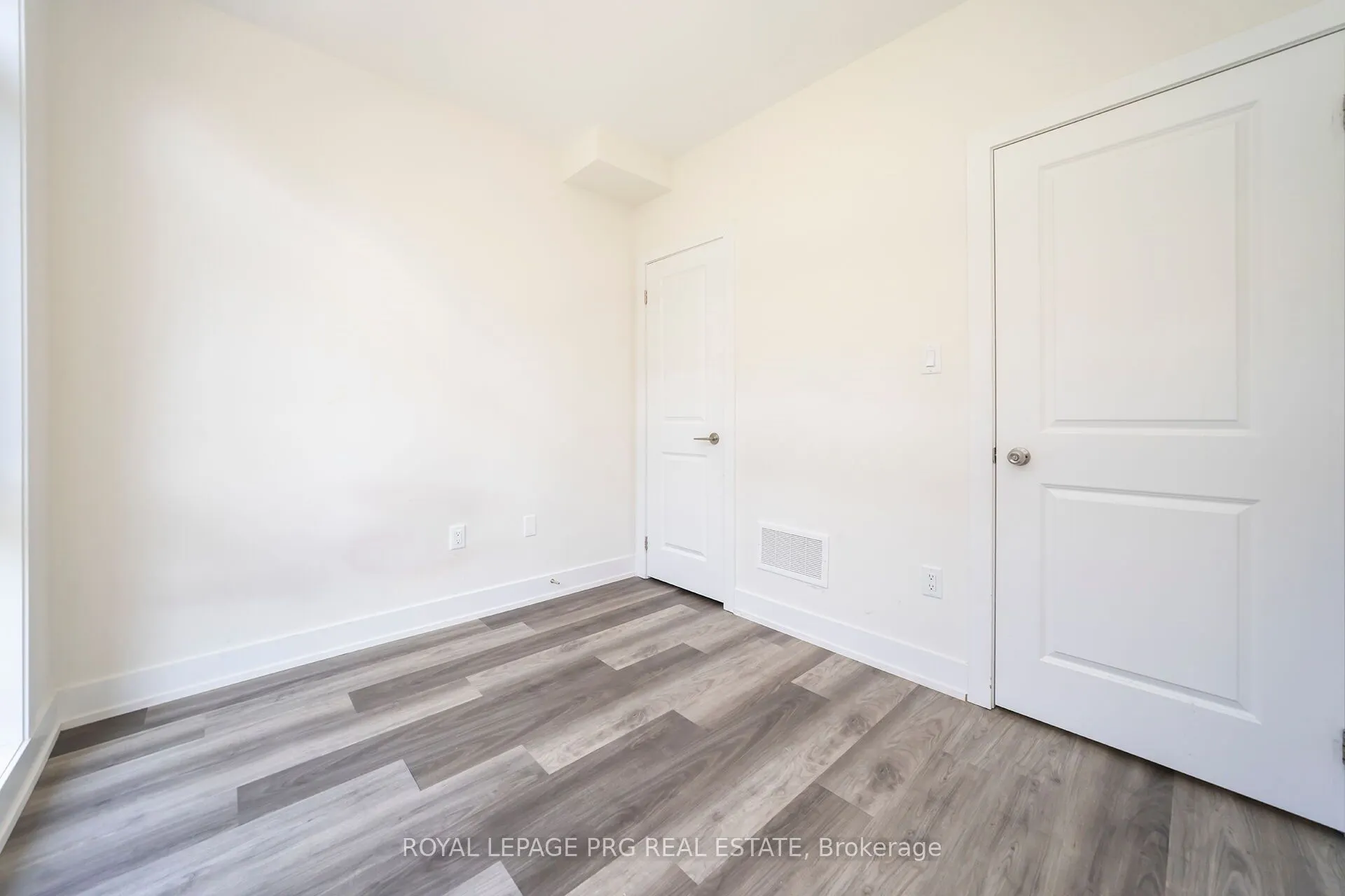 8 Sayers Lane, #17