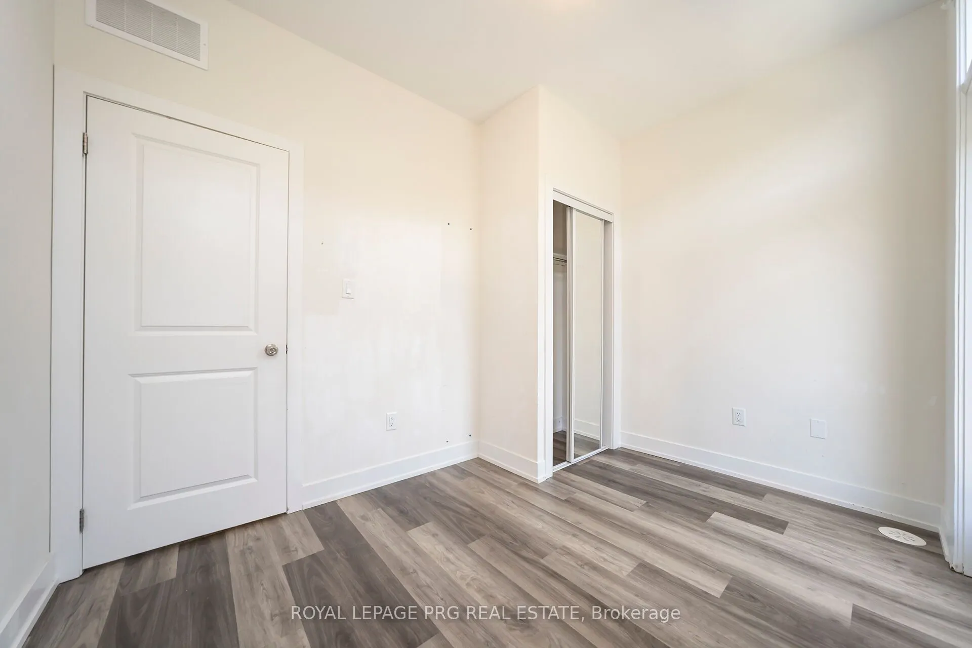8 Sayers Lane, #17