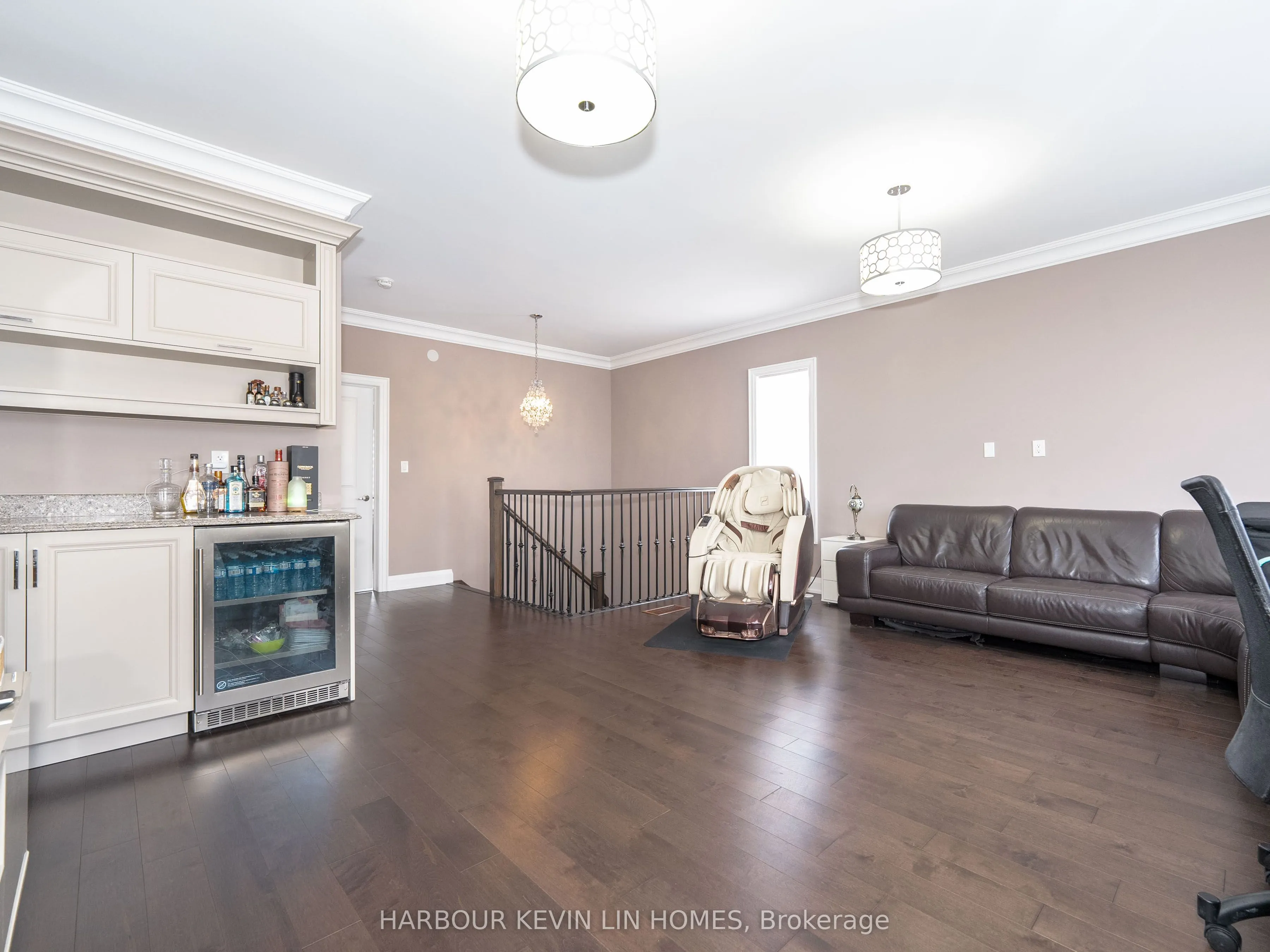 6 Point Pelee Lane