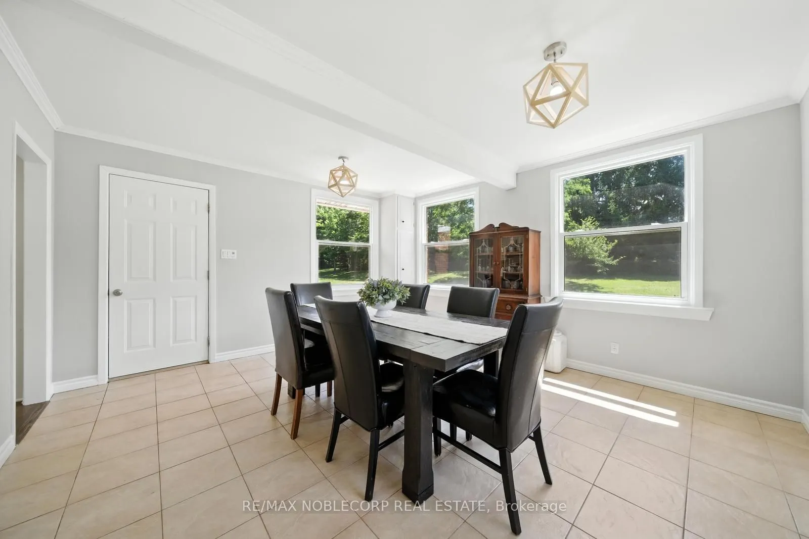 2037 15th Side Road