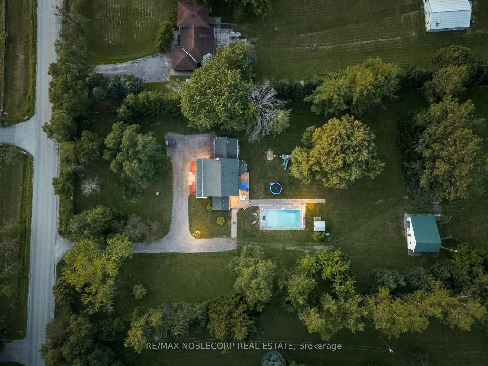 2037 15th Side Road