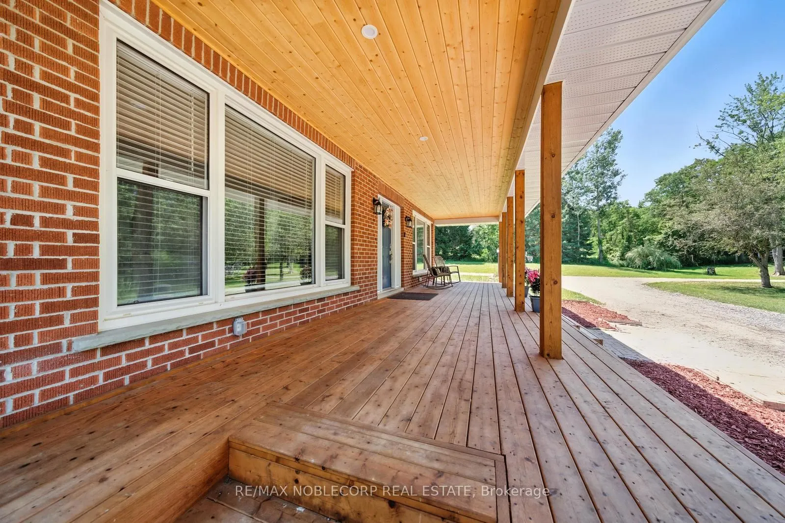 2037 15th Side Road