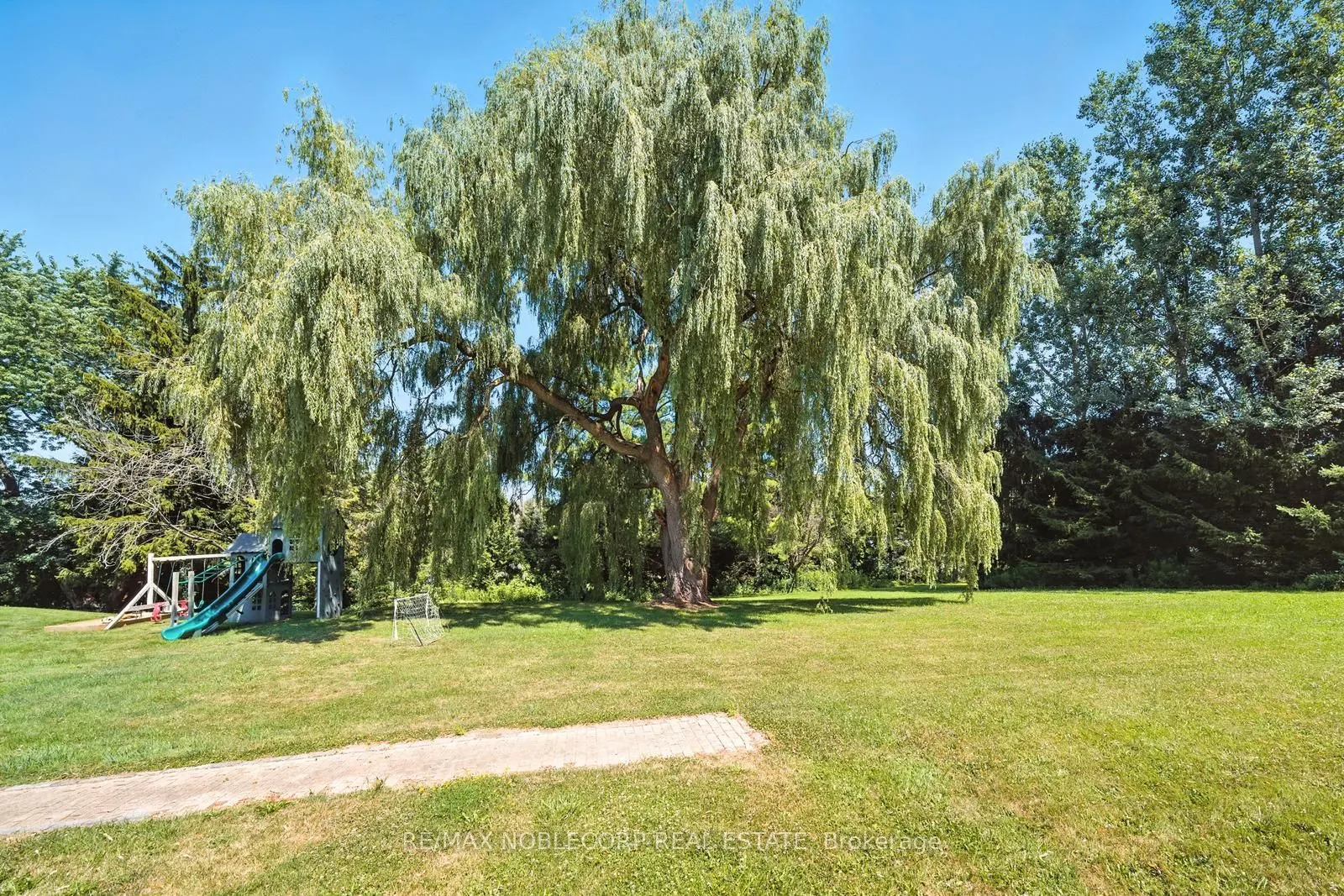 2037 15th Side Road
