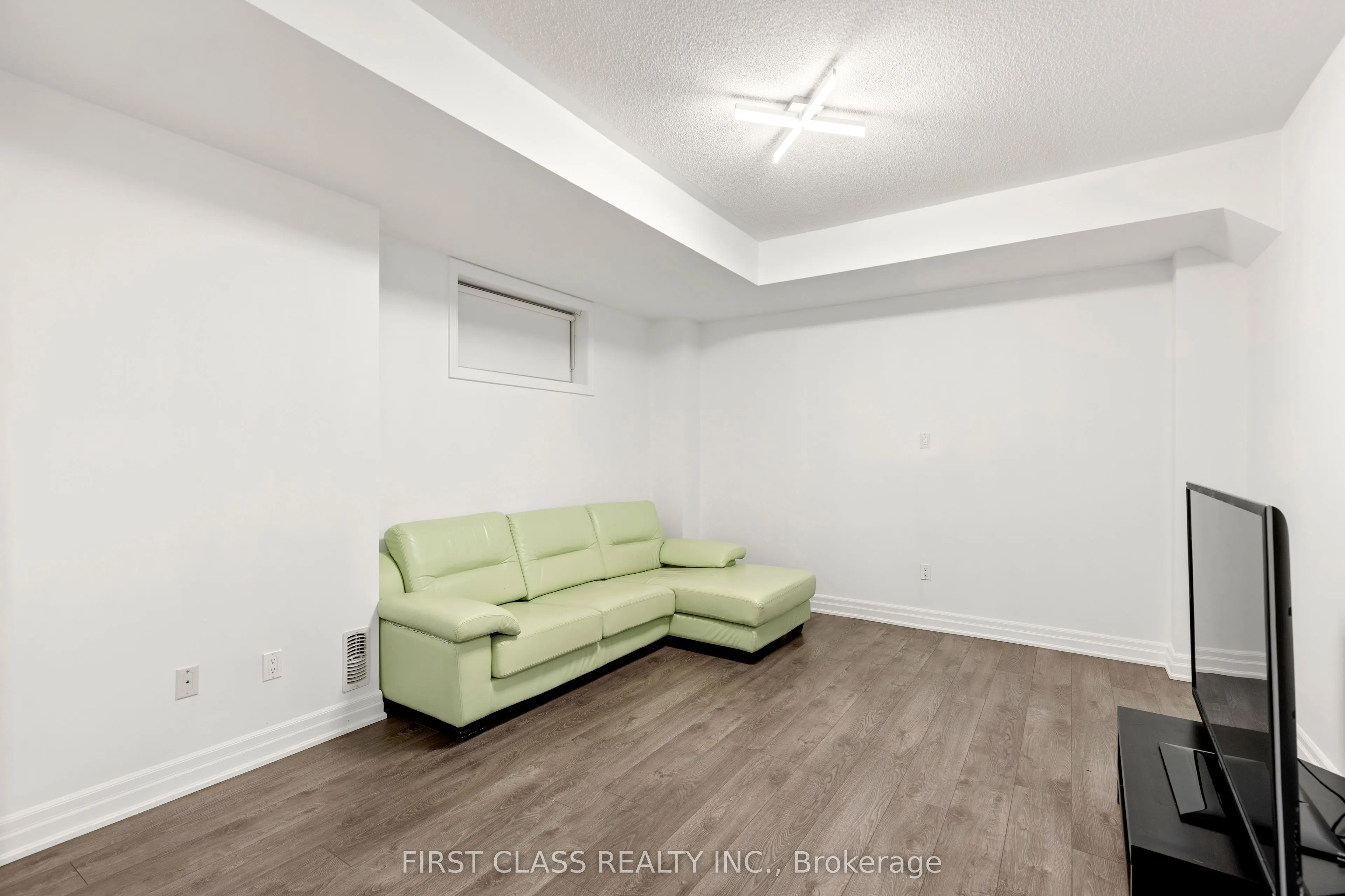 80 North Park Road, #15