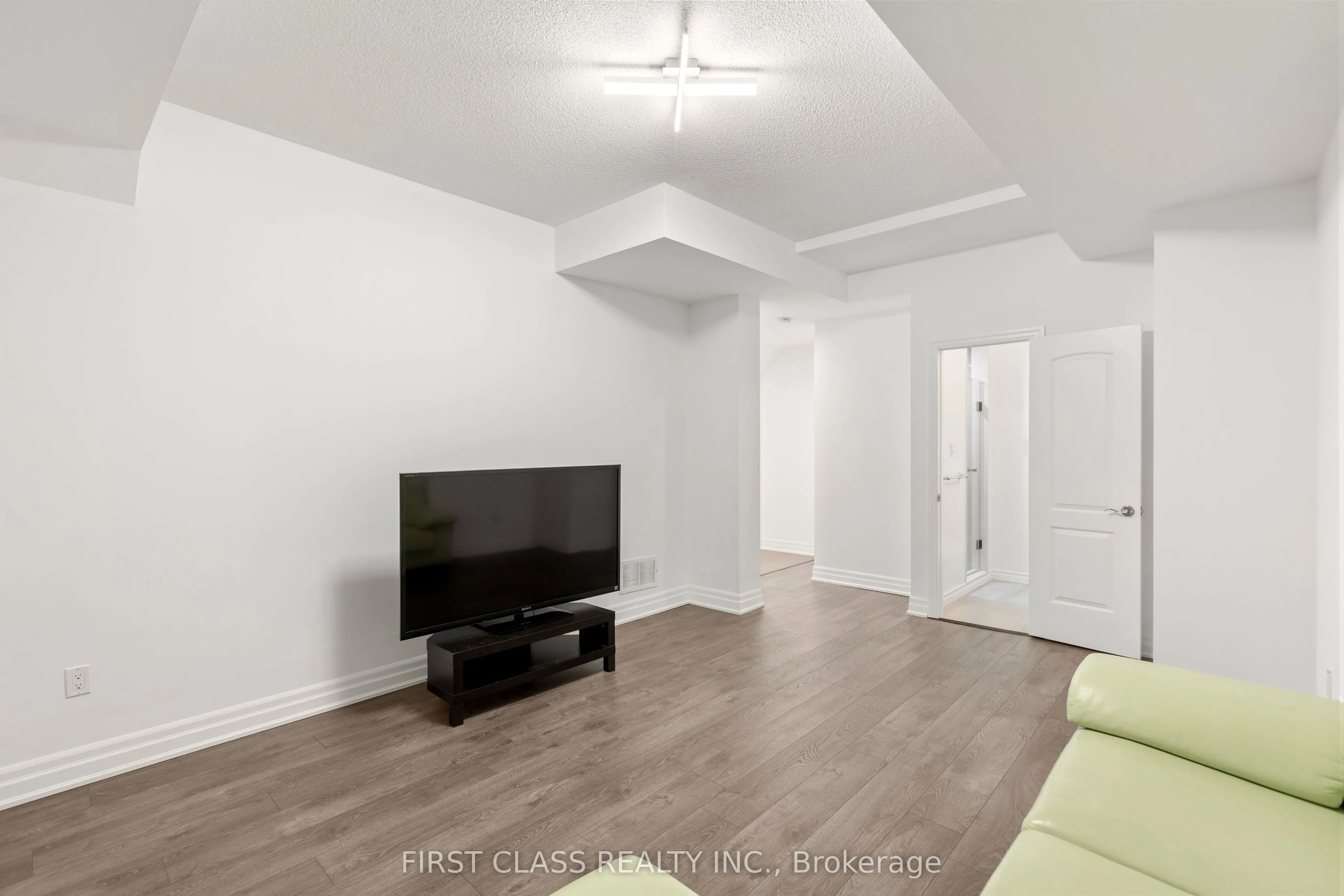 80 North Park Road, #15