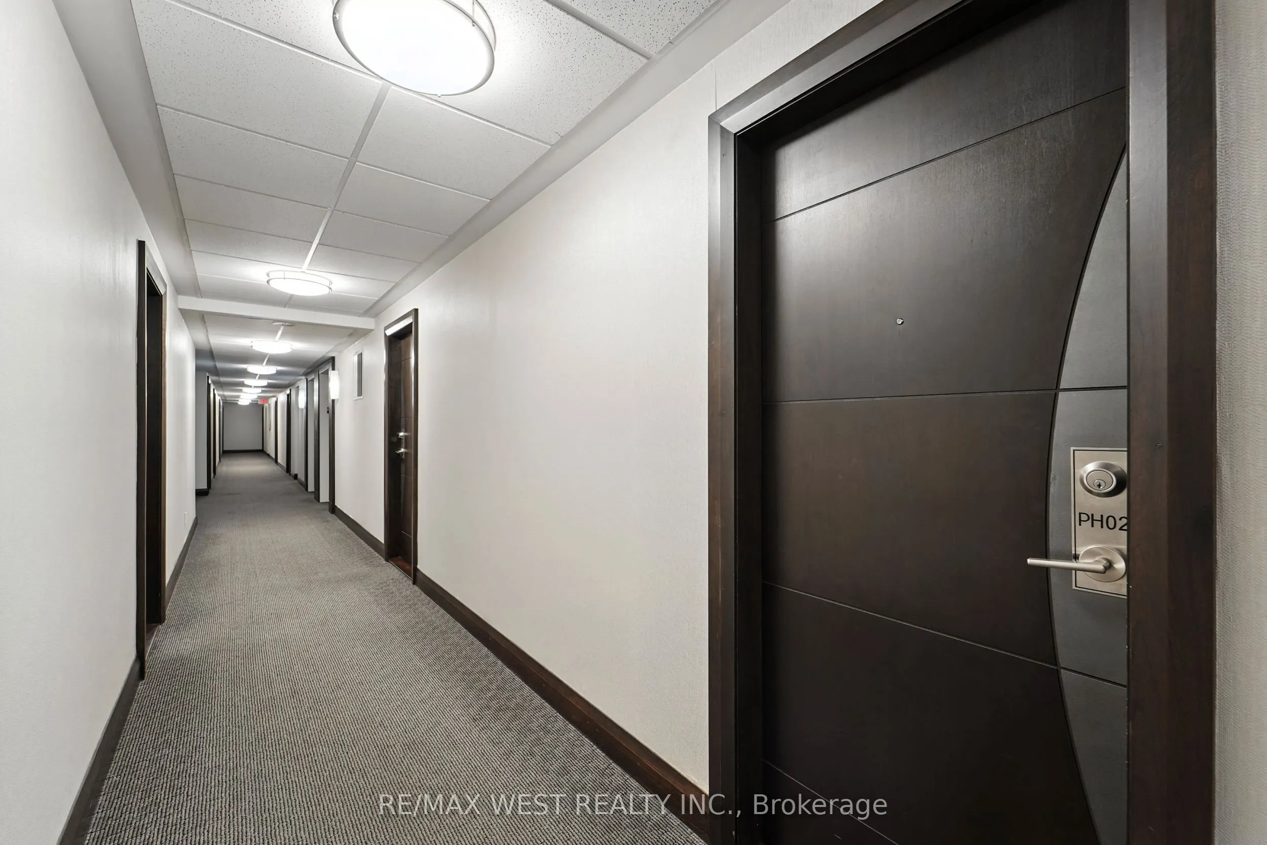 75 King William Crescent, #PH2