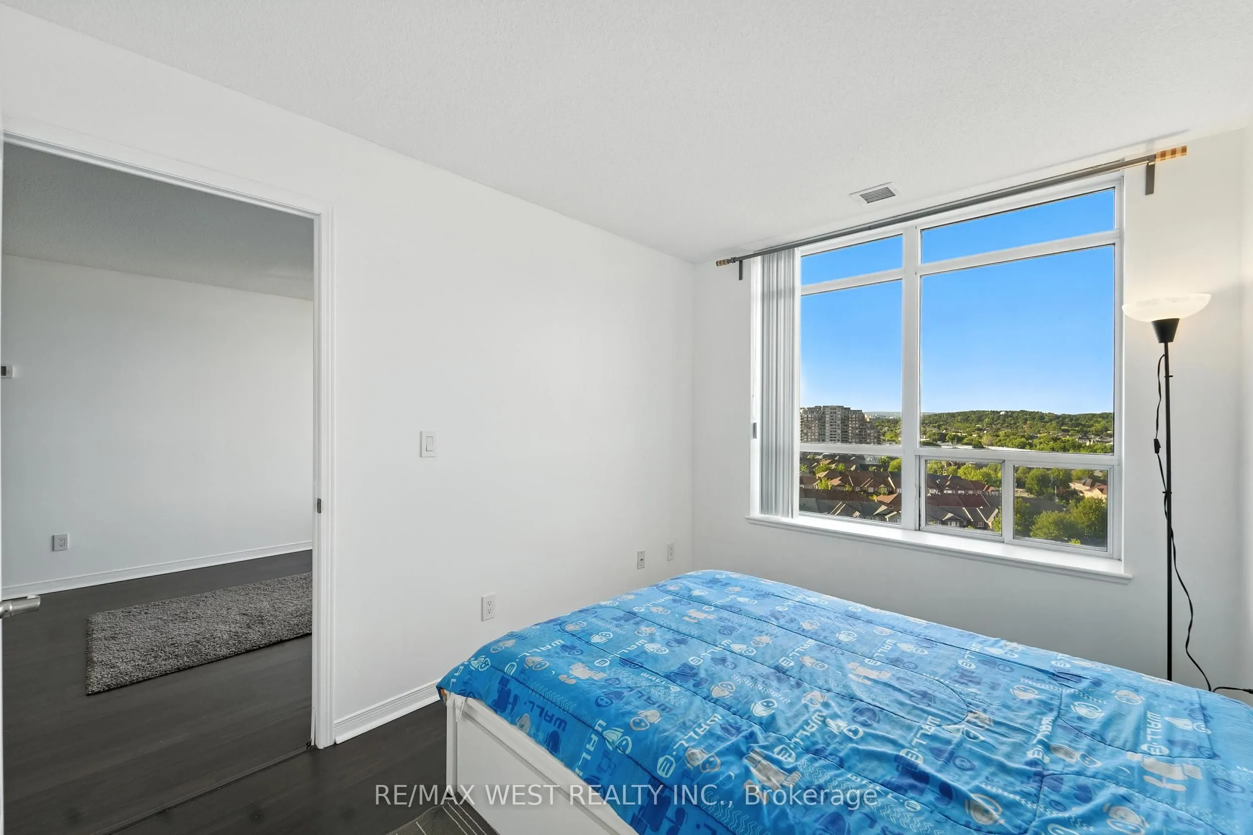 75 King William Crescent, #PH2
