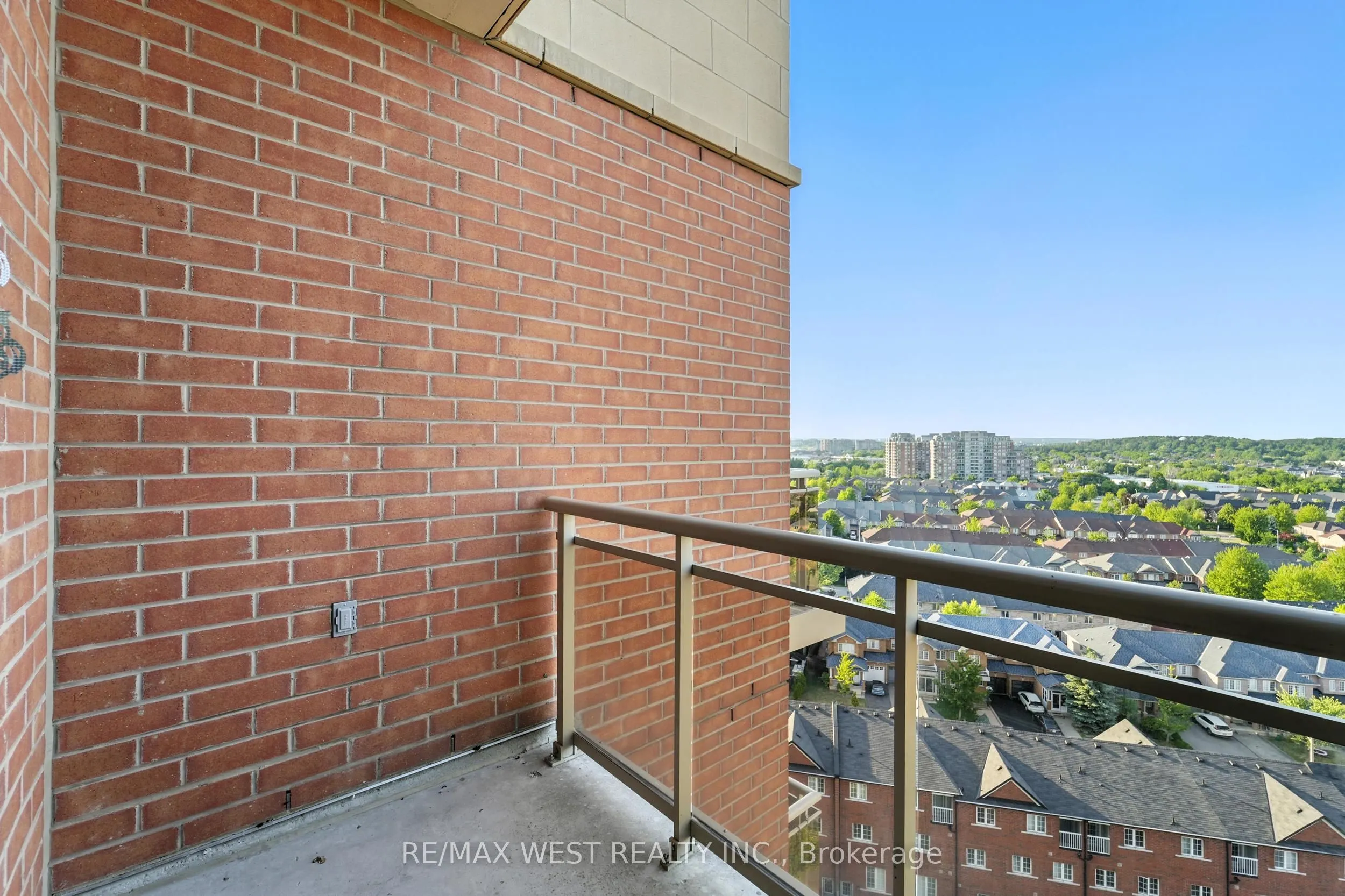 75 King William Crescent, #PH2