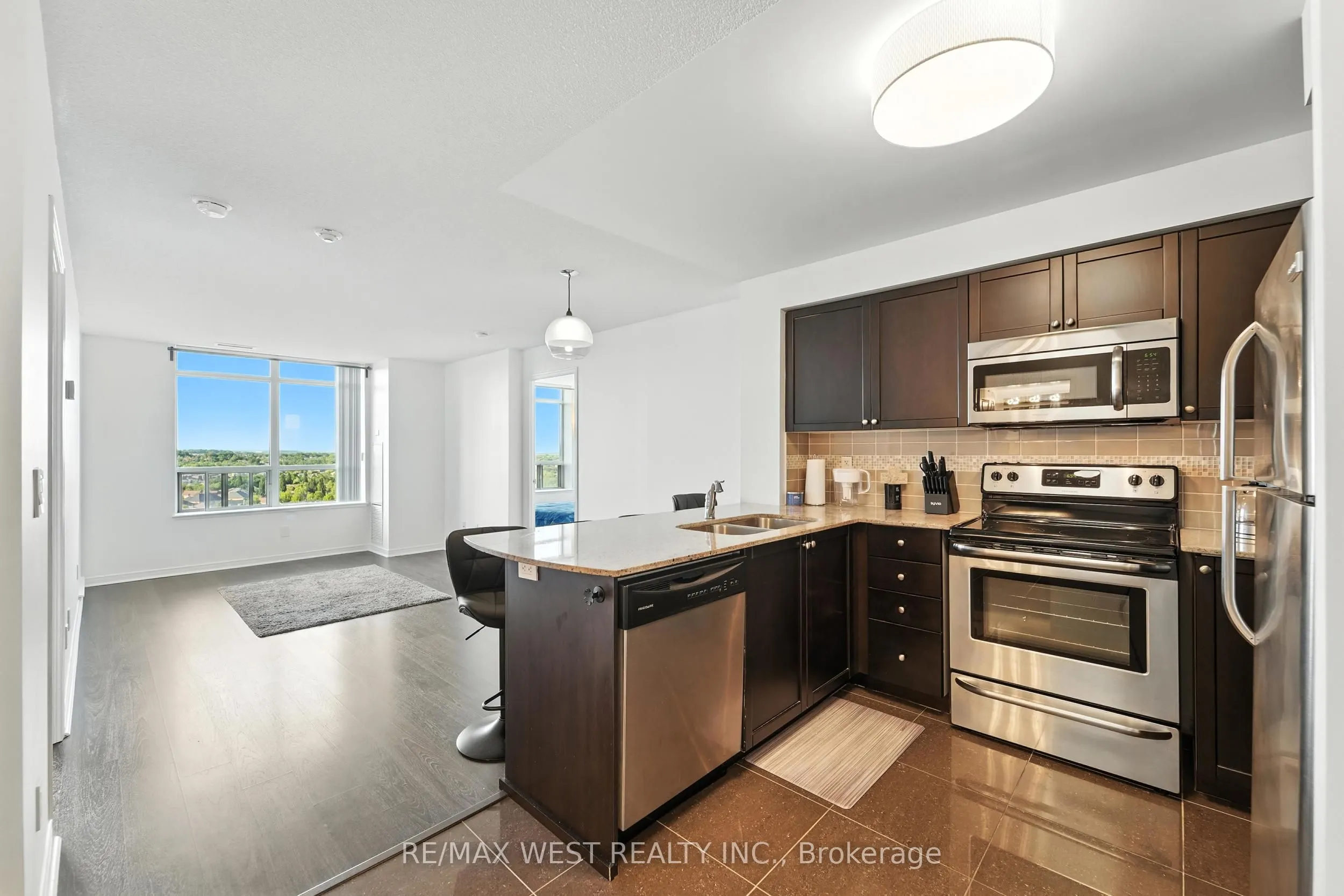 75 King William Crescent, #PH2