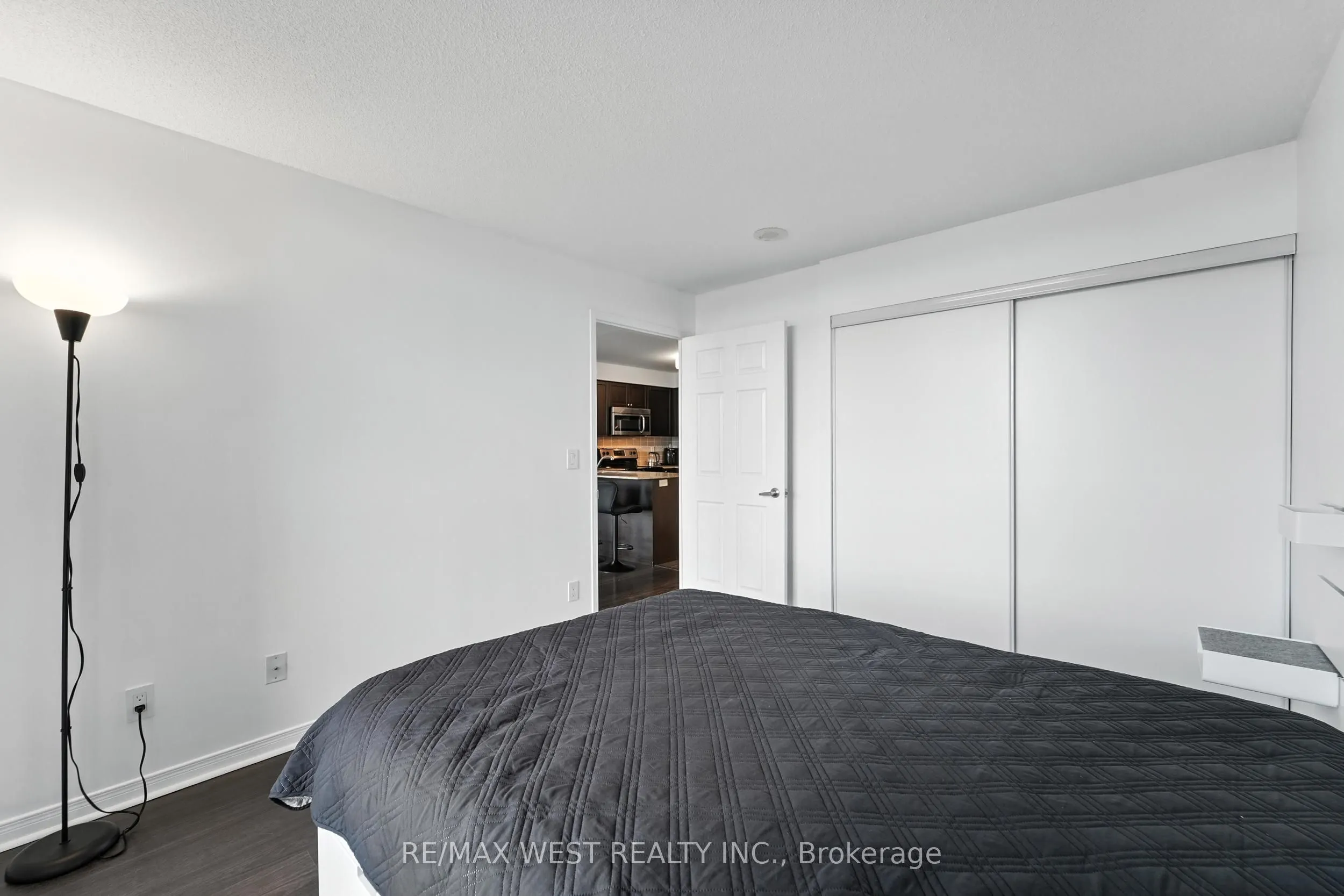 75 King William Crescent, #PH2