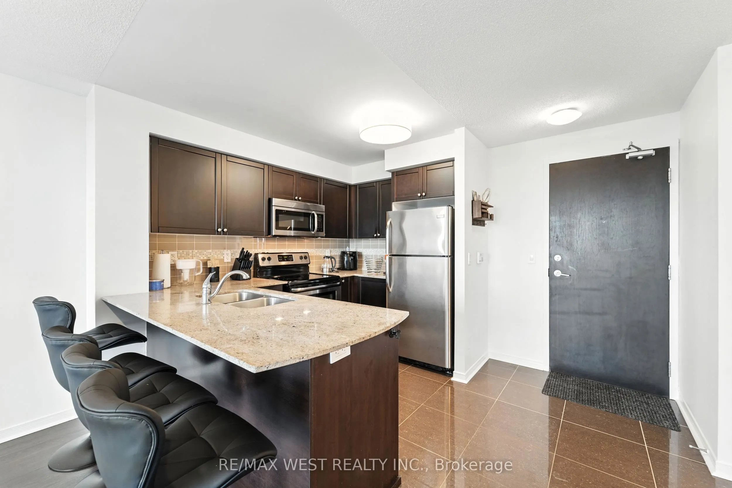 75 King William Crescent, #PH2