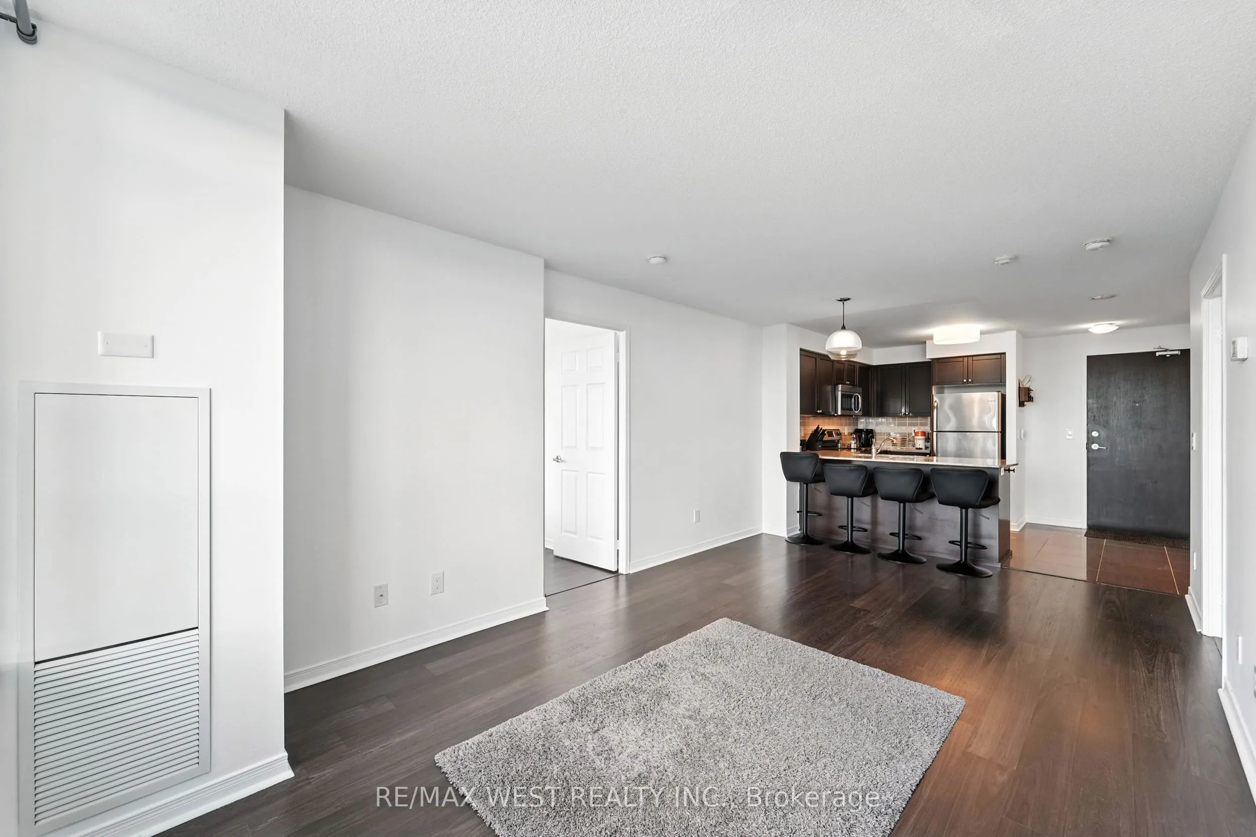 75 King William Crescent, #PH2