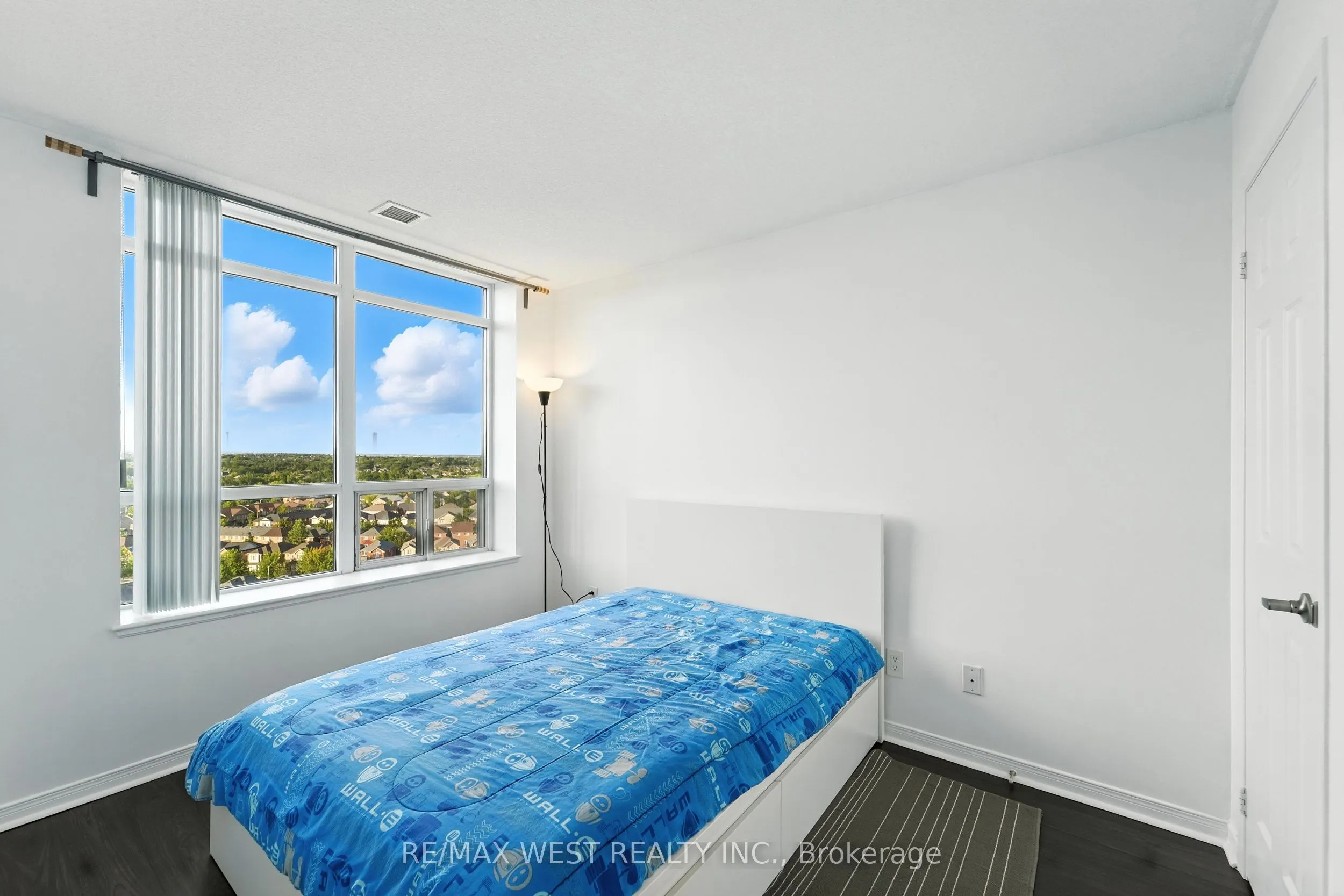 75 King William Crescent, #PH2