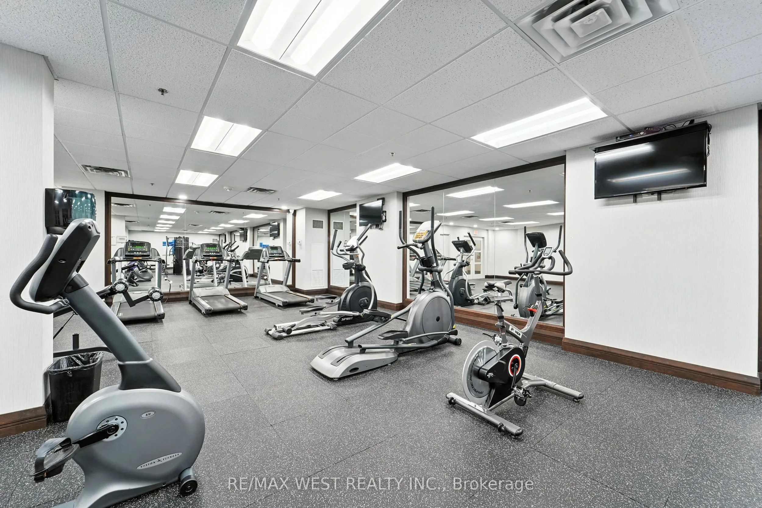 75 King William Crescent, #PH2
