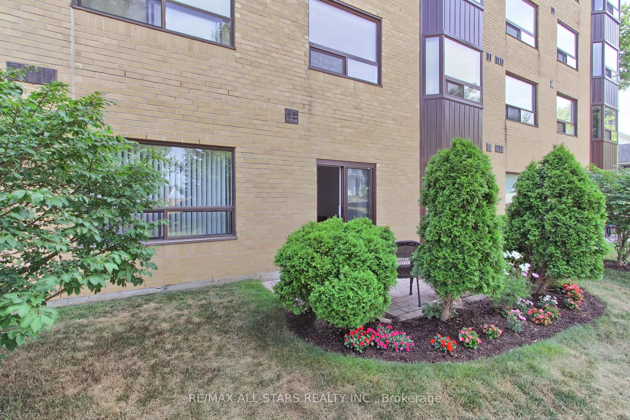 41 Ash Street, #103