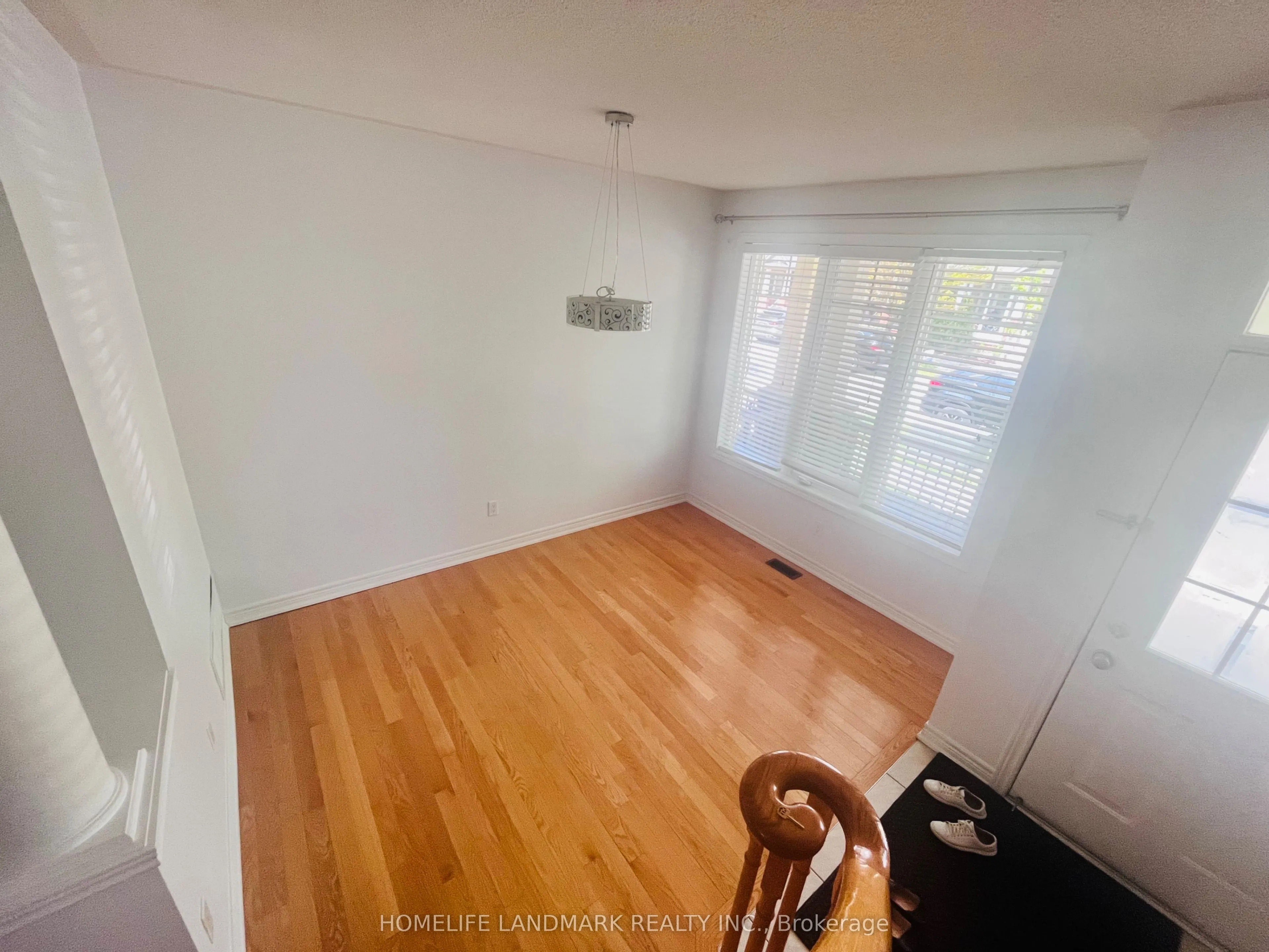 27 Thistle Avenue