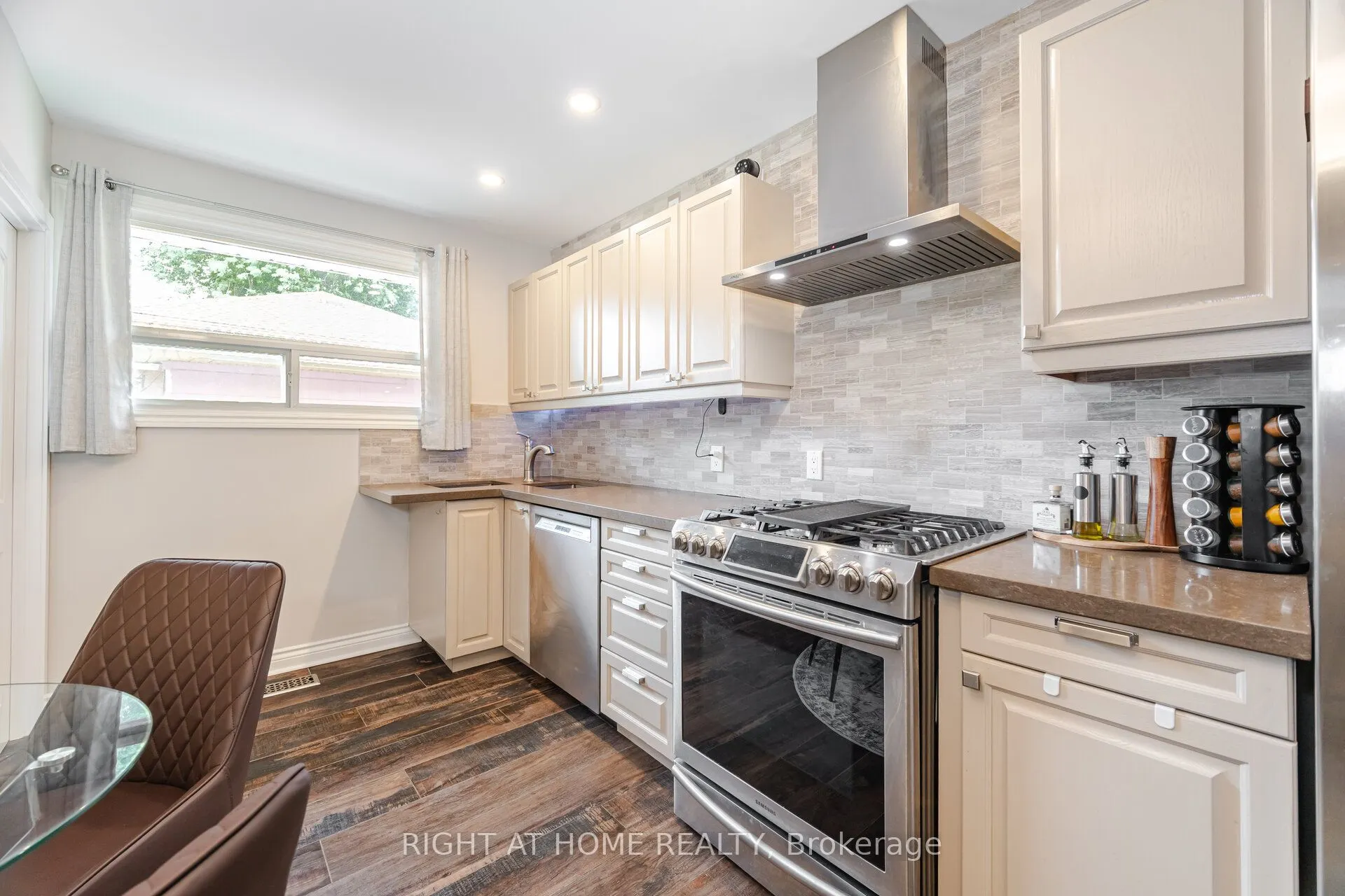 15 Kemano Road