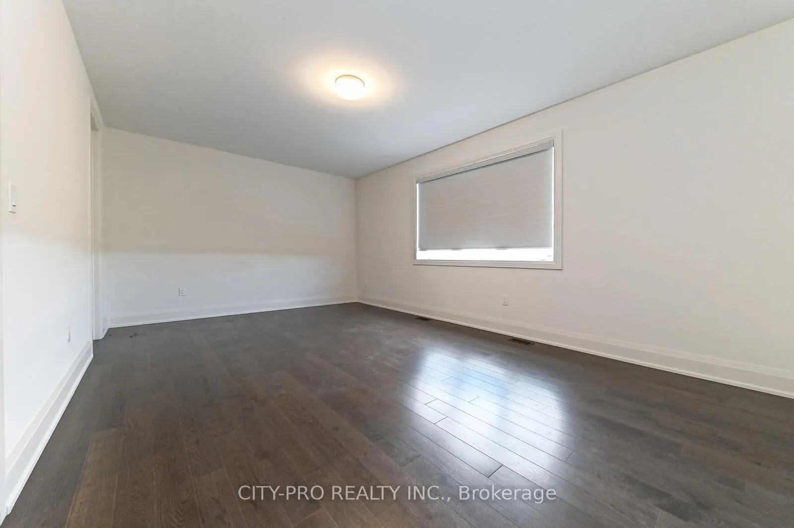 33 Sparrow Way