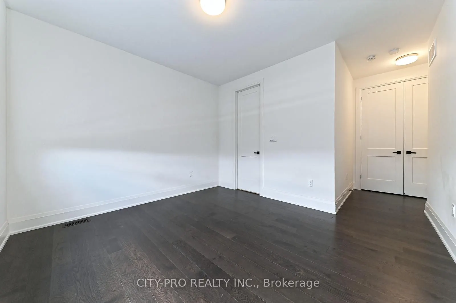 33 Sparrow Way