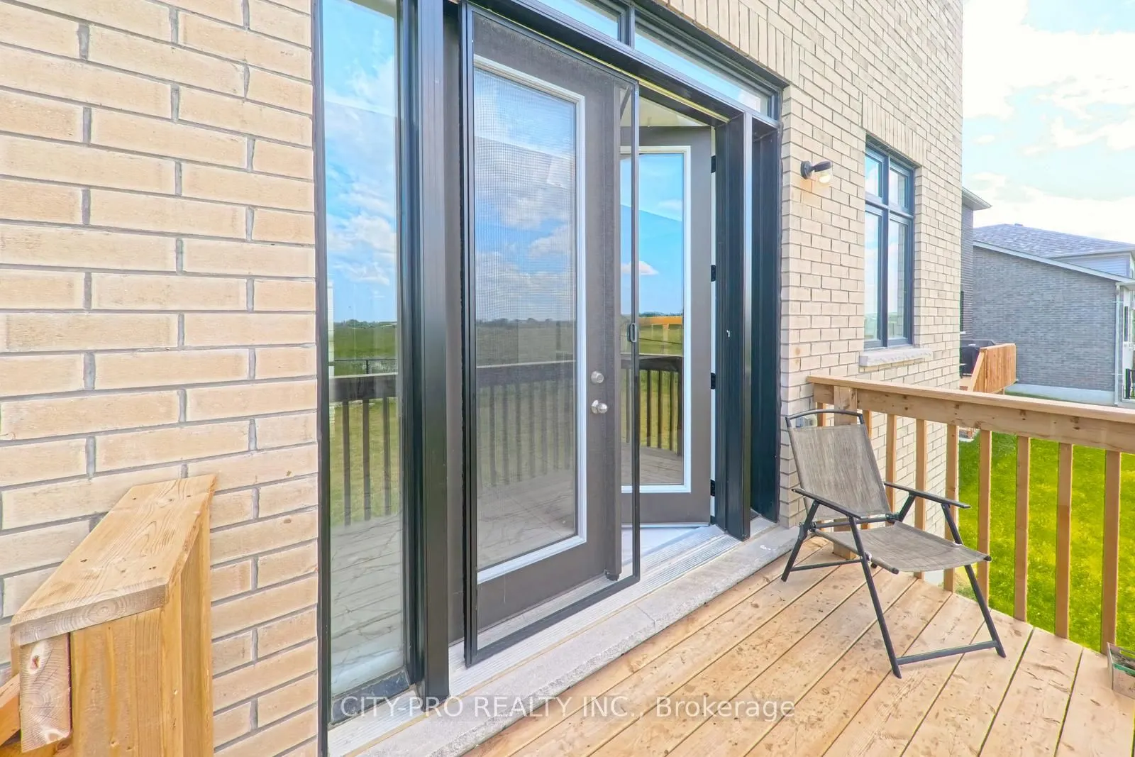 33 Sparrow Way