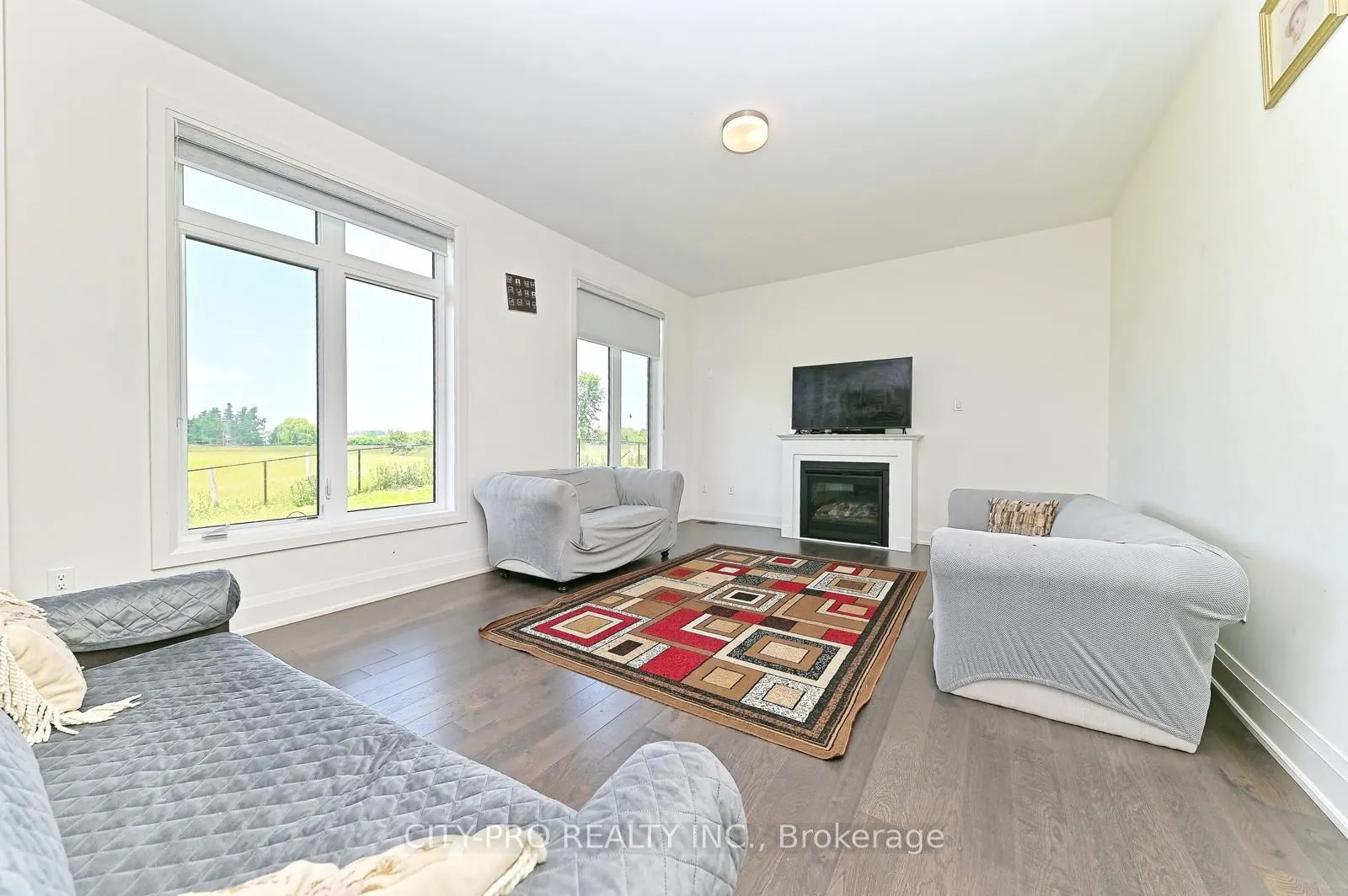 33 Sparrow Way