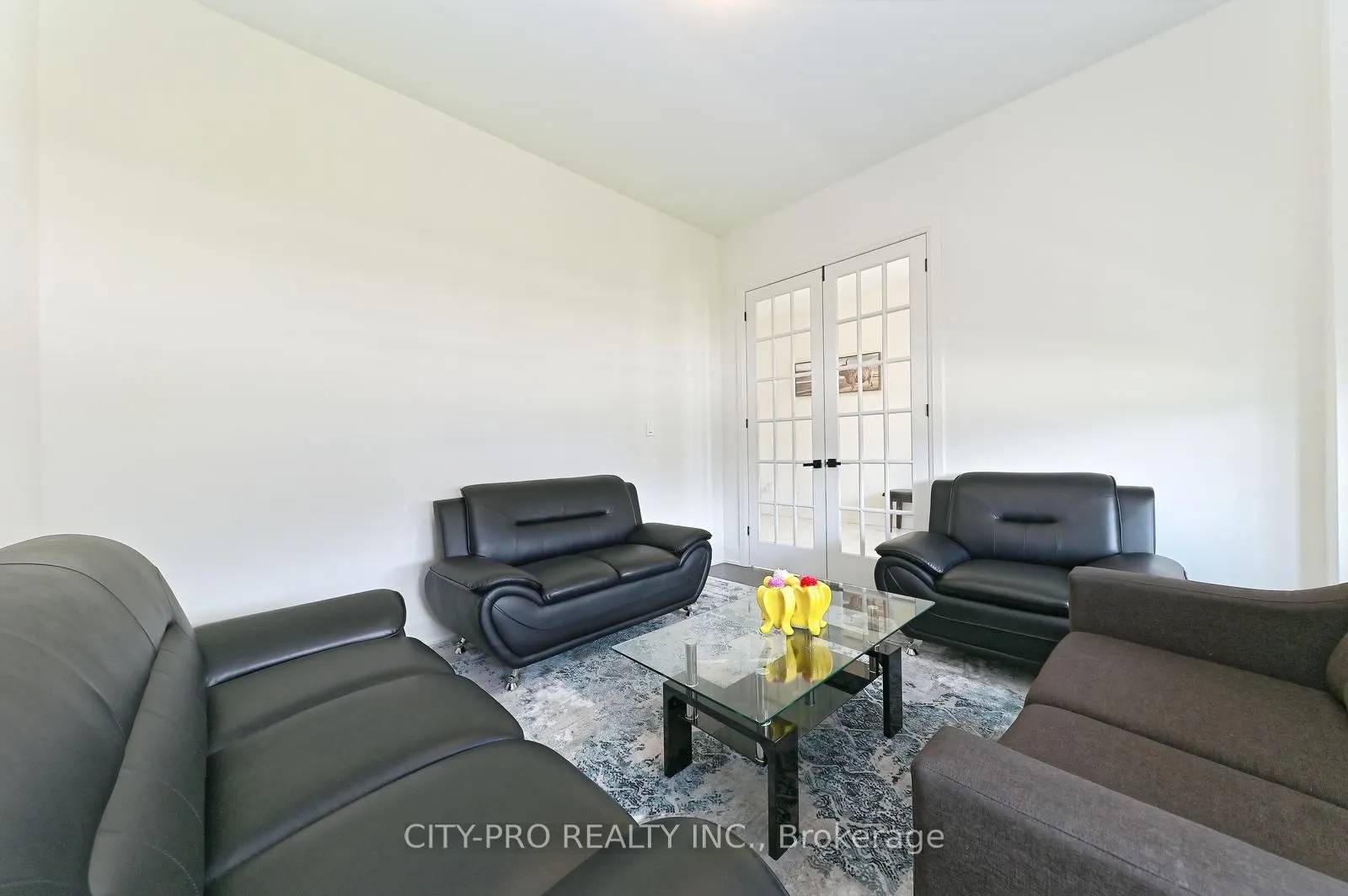 33 Sparrow Way