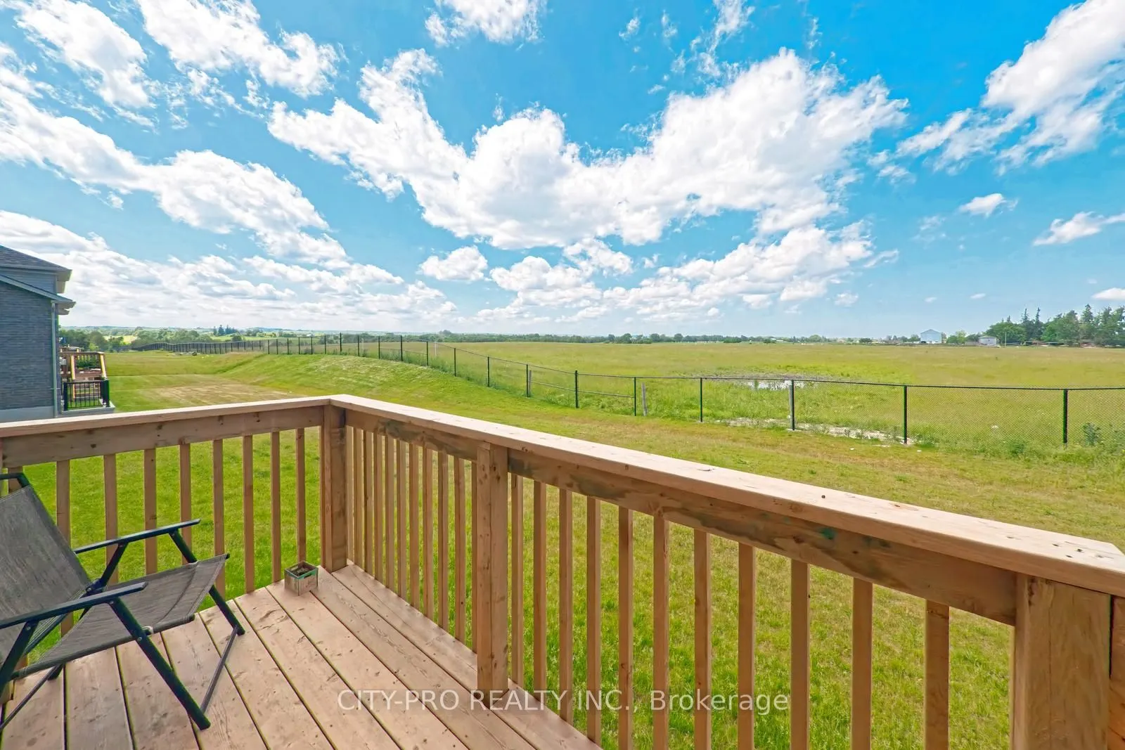 33 Sparrow Way
