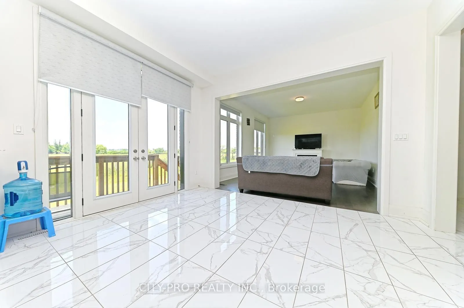 33 Sparrow Way