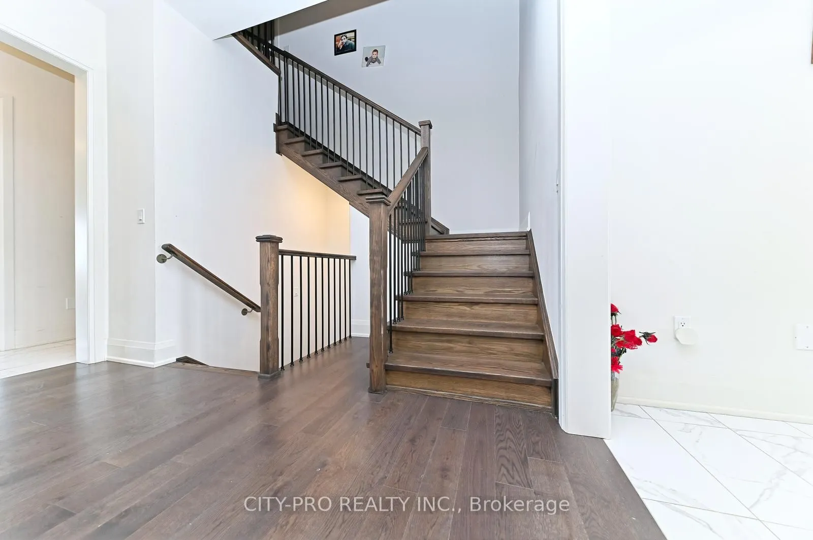 33 Sparrow Way