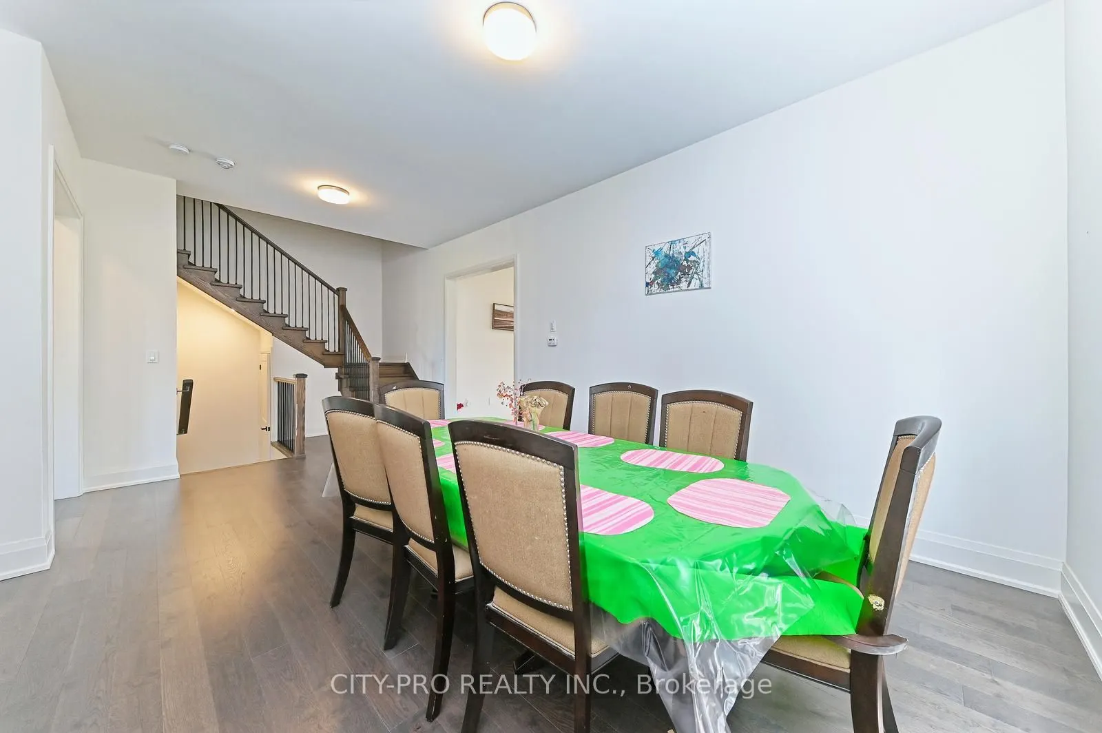 33 Sparrow Way