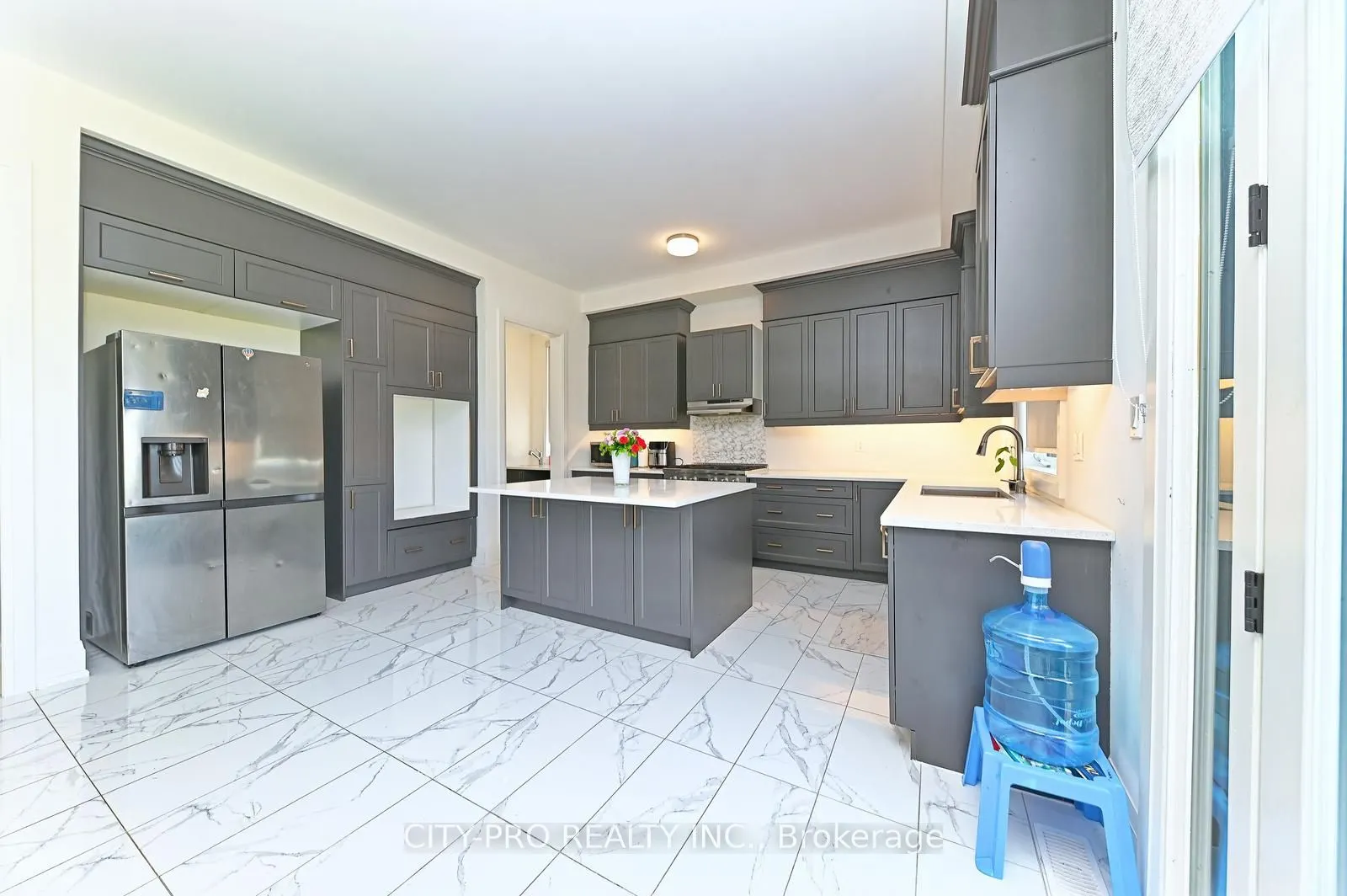 33 Sparrow Way