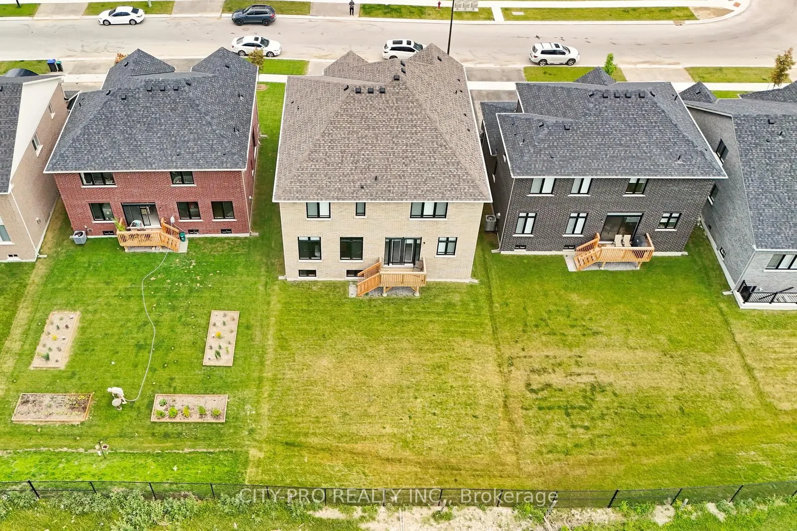 33 Sparrow Way