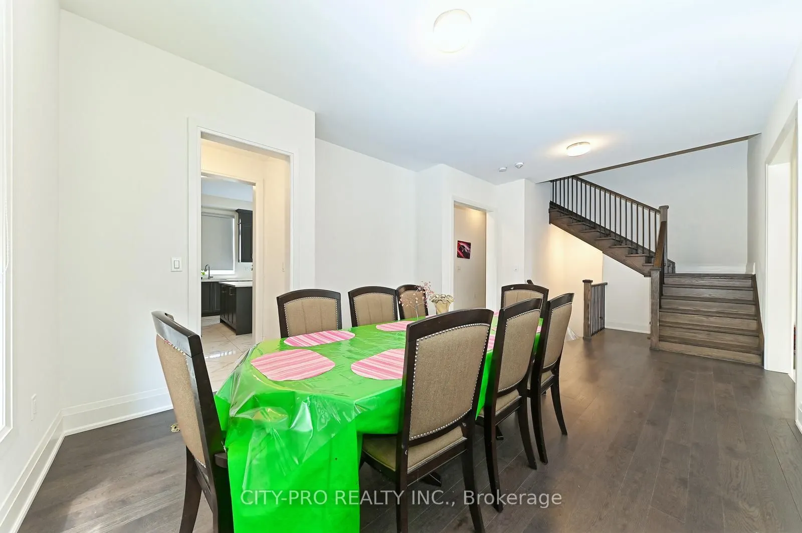 33 Sparrow Way