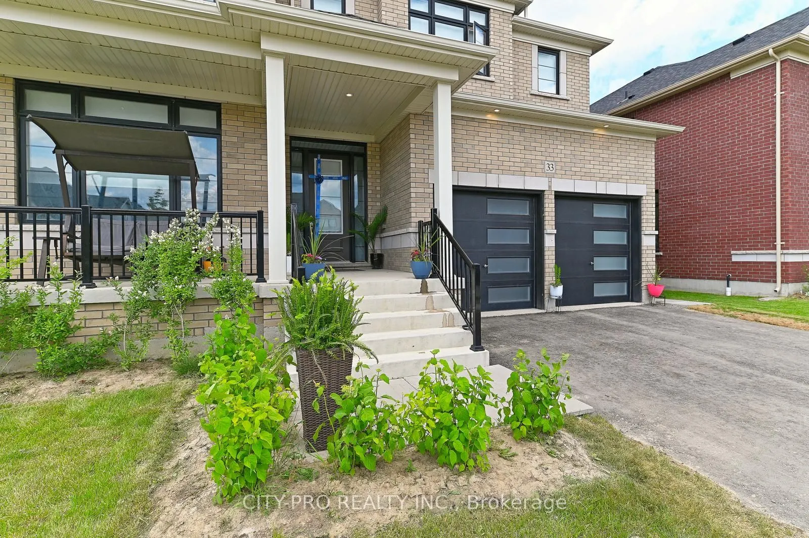 33 Sparrow Way