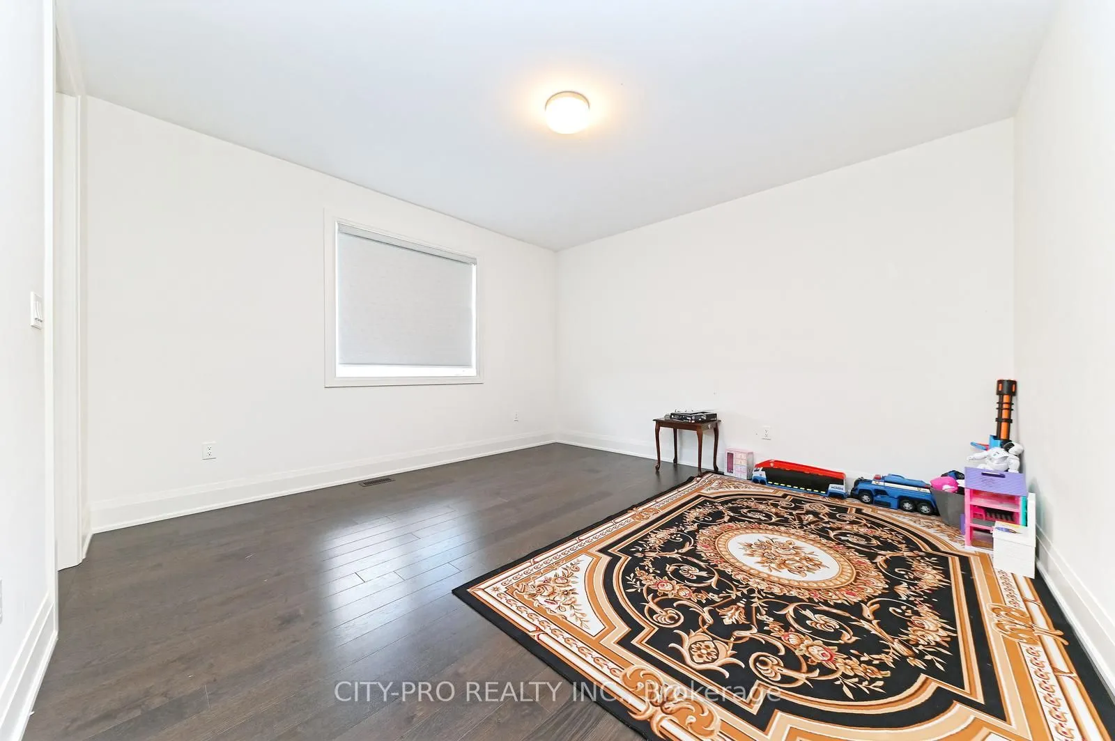 33 Sparrow Way