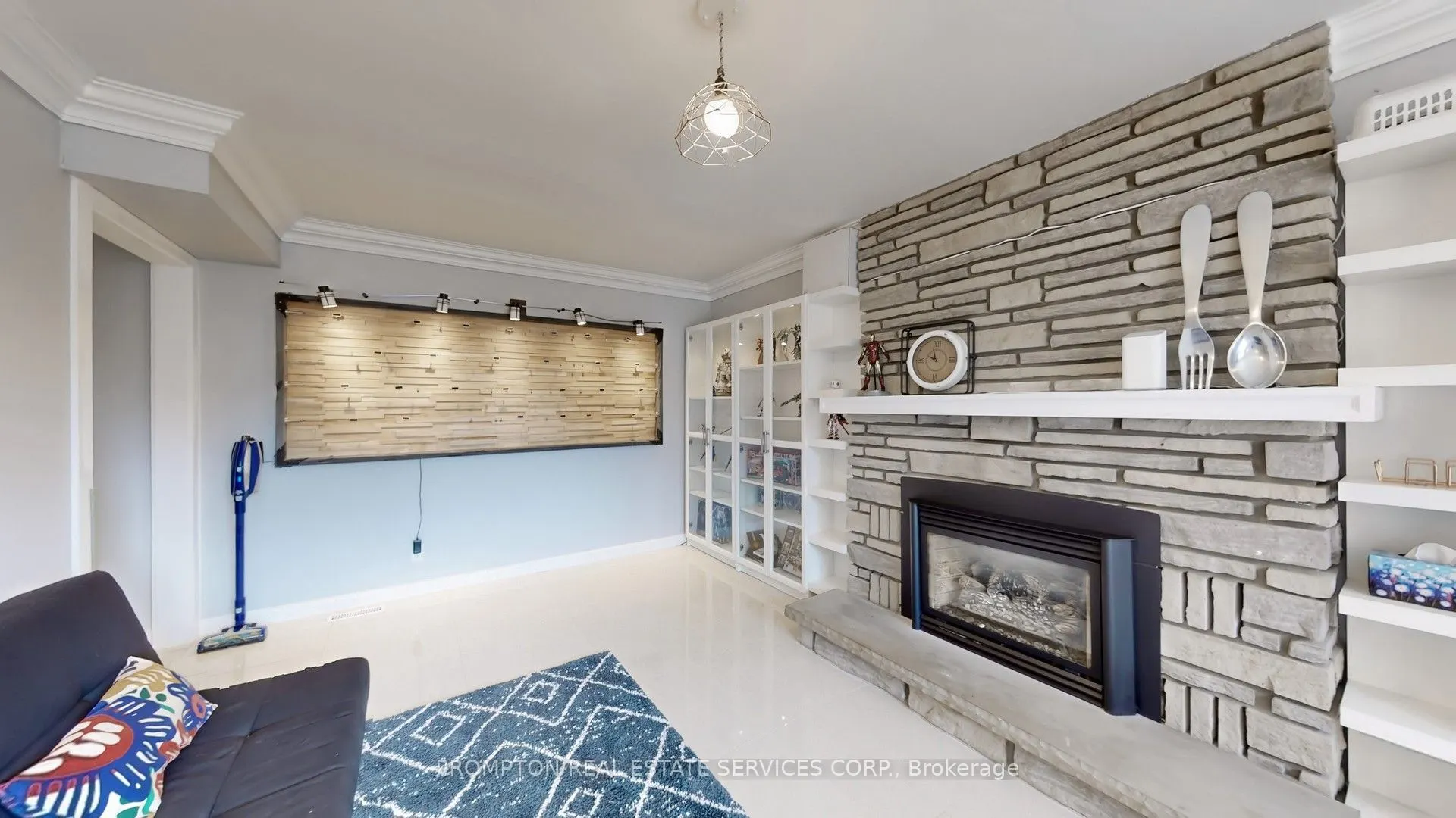 89 Riverglen Drive