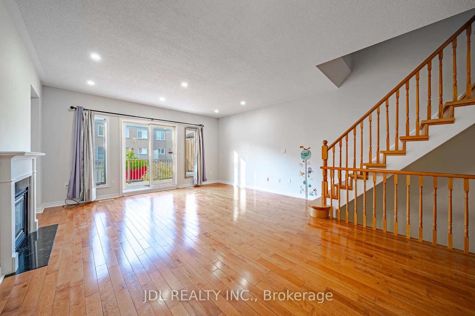 164 Galleria Parkway