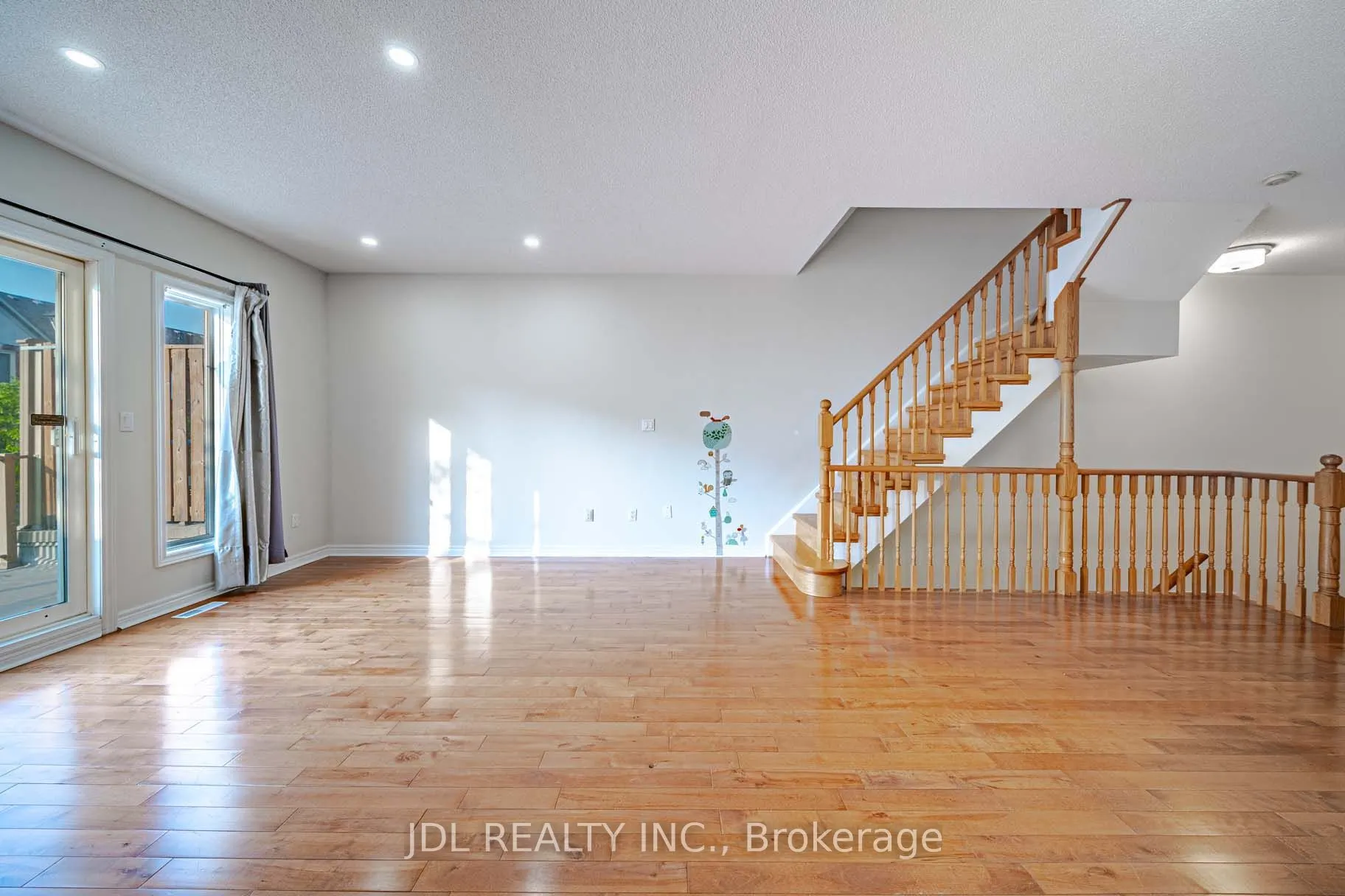 164 Galleria Parkway