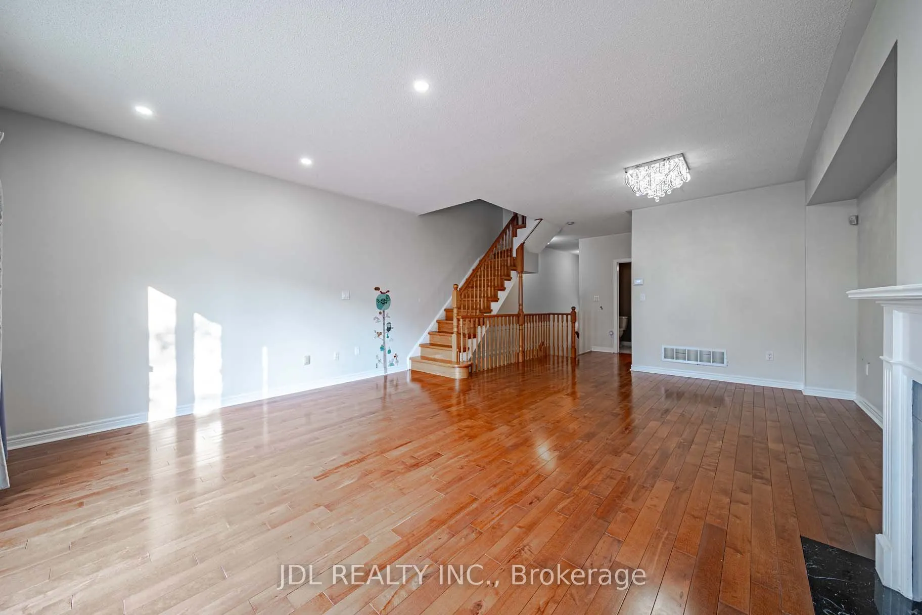 164 Galleria Parkway