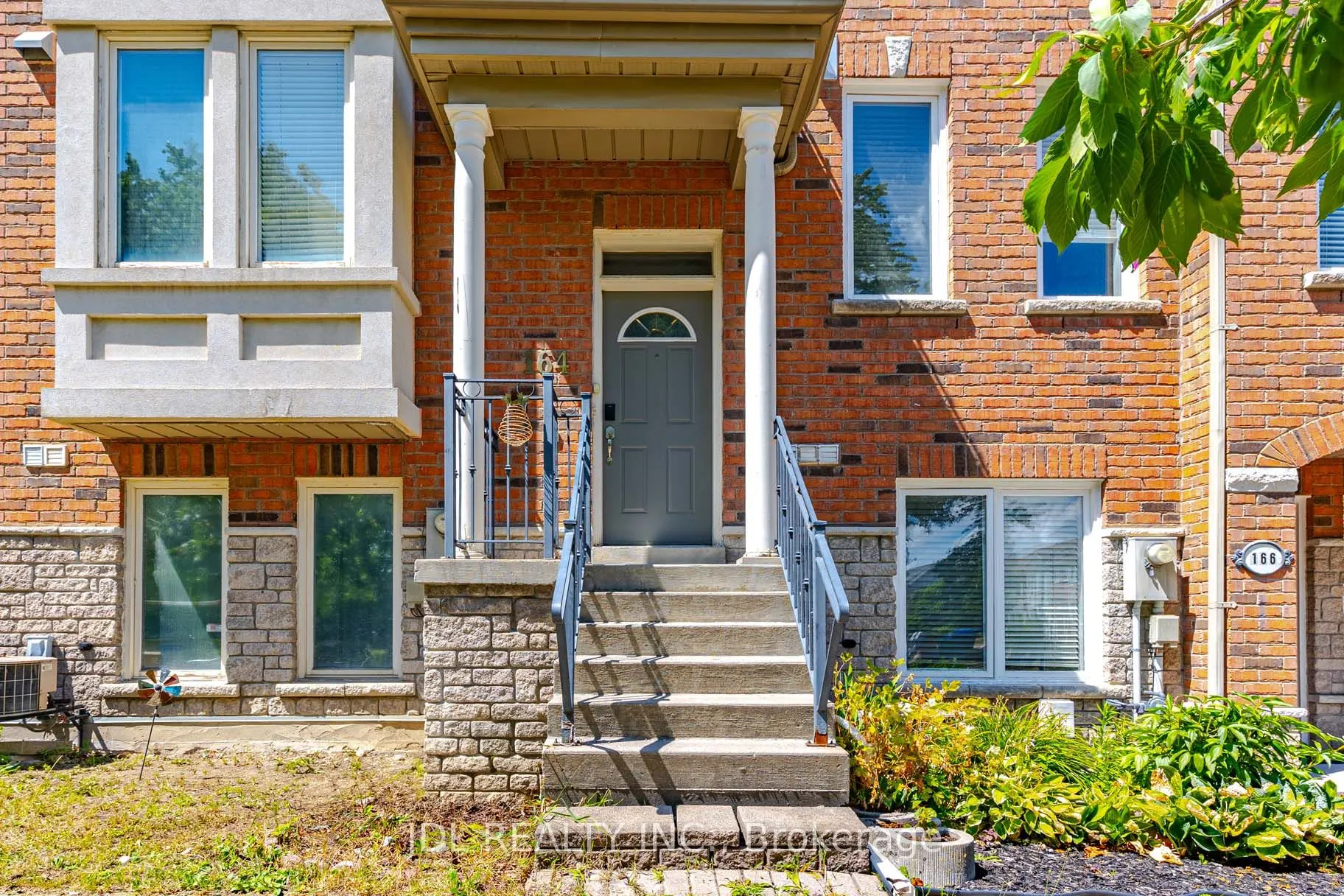 164 Galleria Parkway