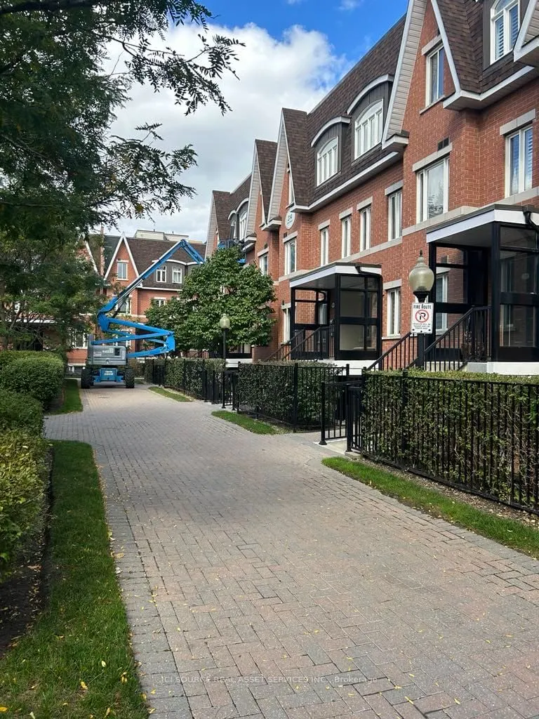 308 John Street, #220