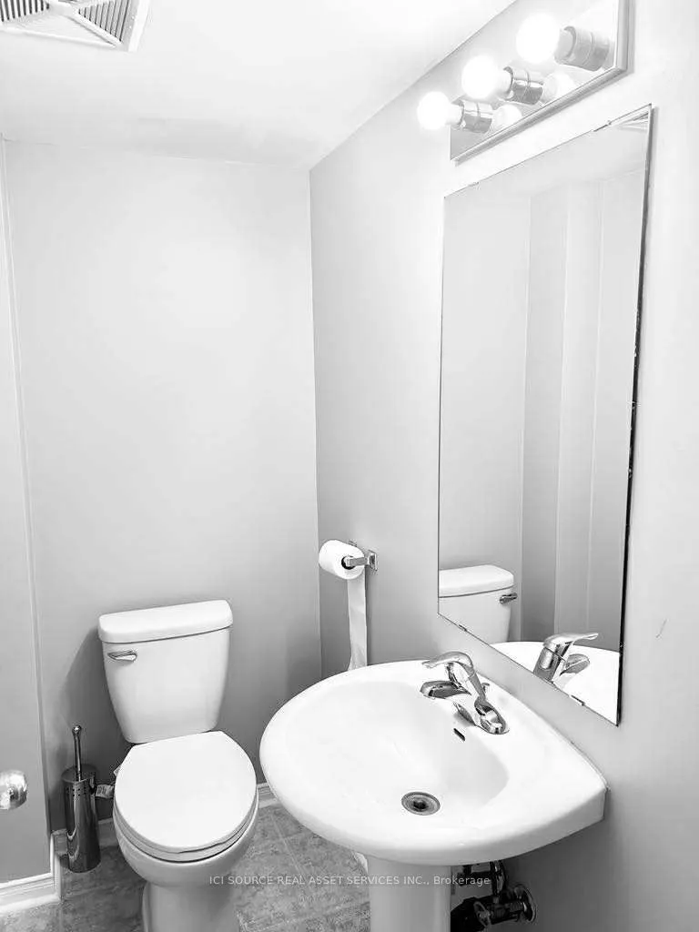 308 John Street, #220